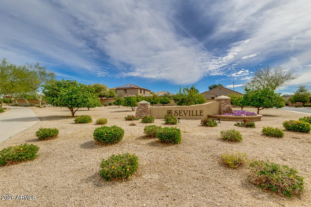 6720 S CRESTVIEW Drive