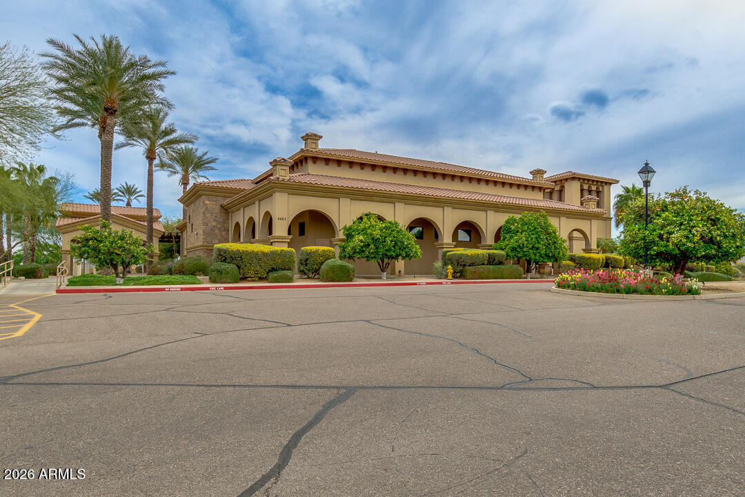 6720 S CRESTVIEW Drive