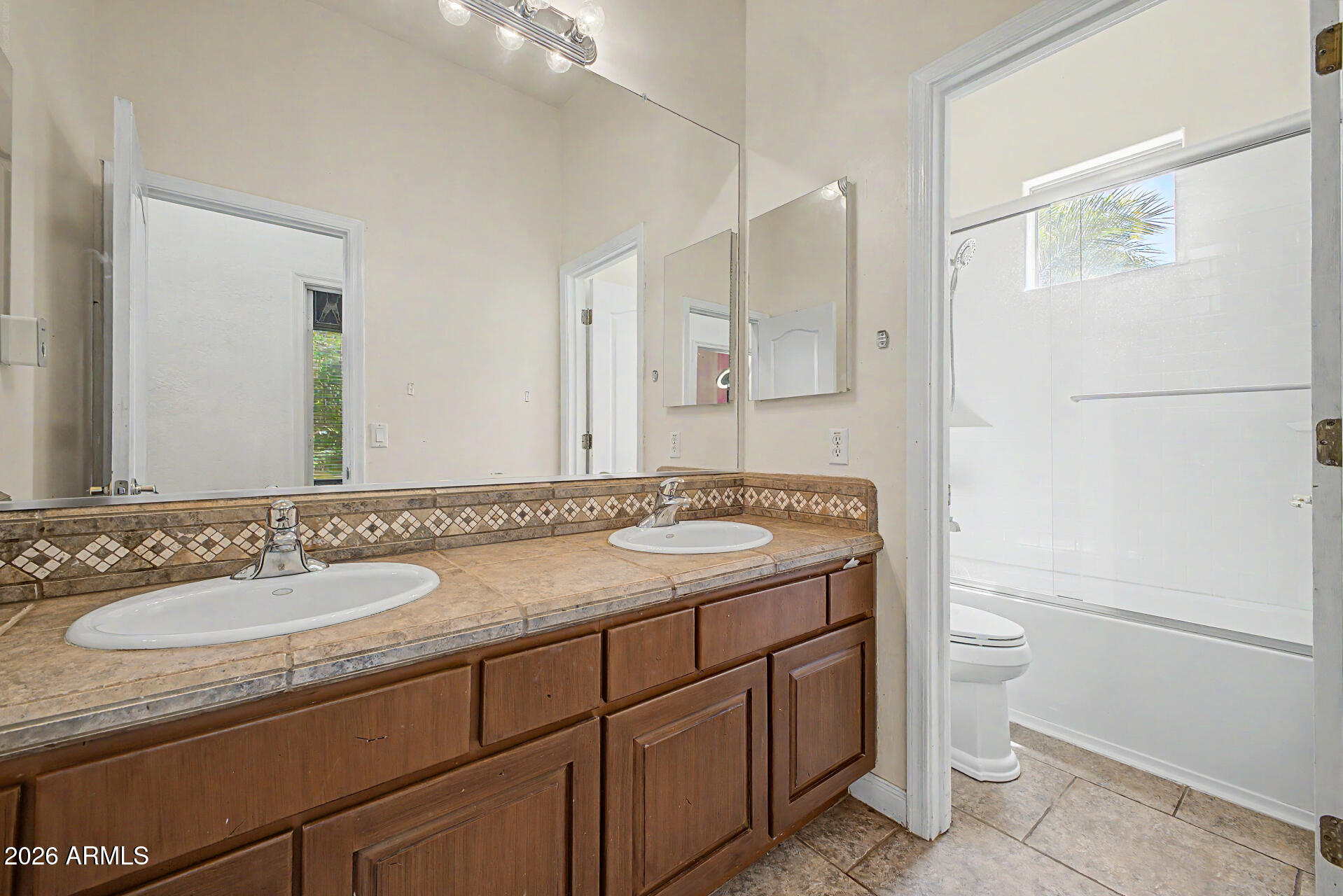 6720 S CRESTVIEW Drive