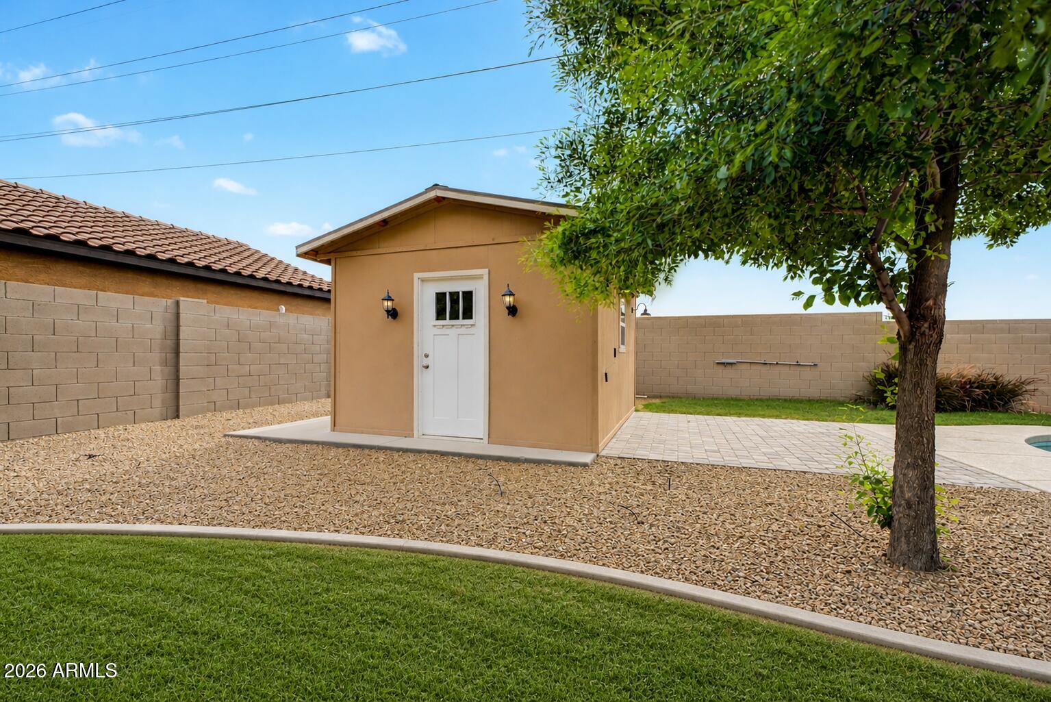 20202 N LAUREN Road