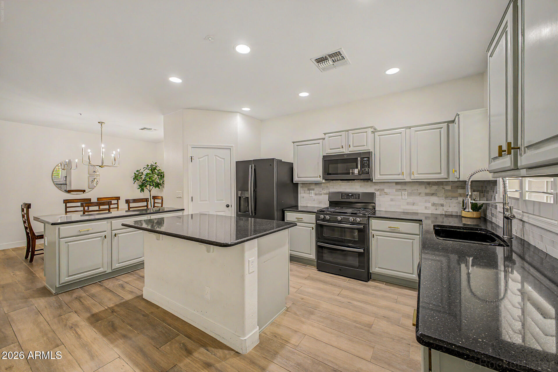 3499 E LAFAYETTE Avenue