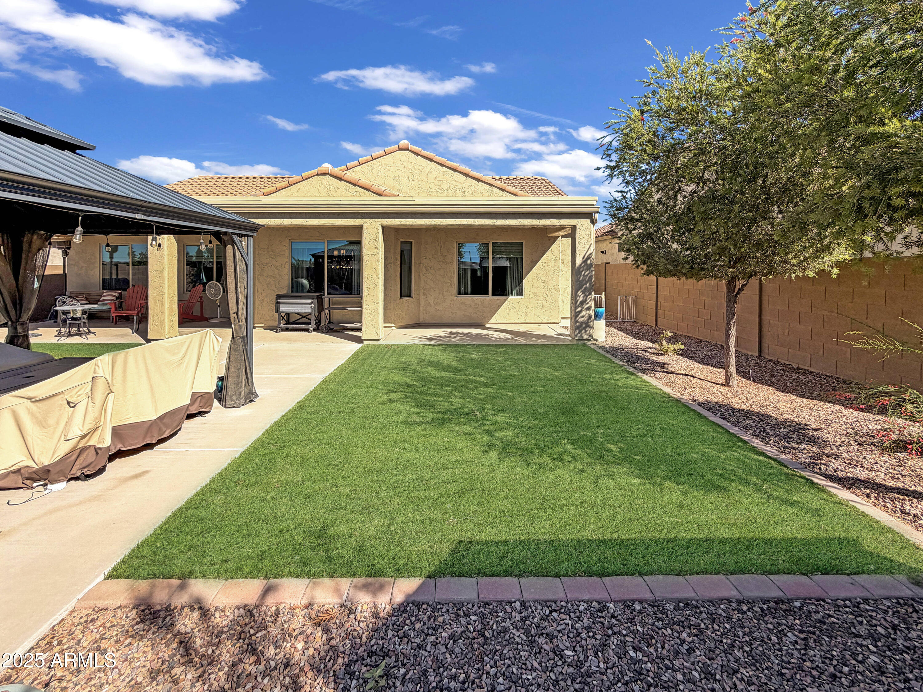 3848 N HUNTINGTON Drive