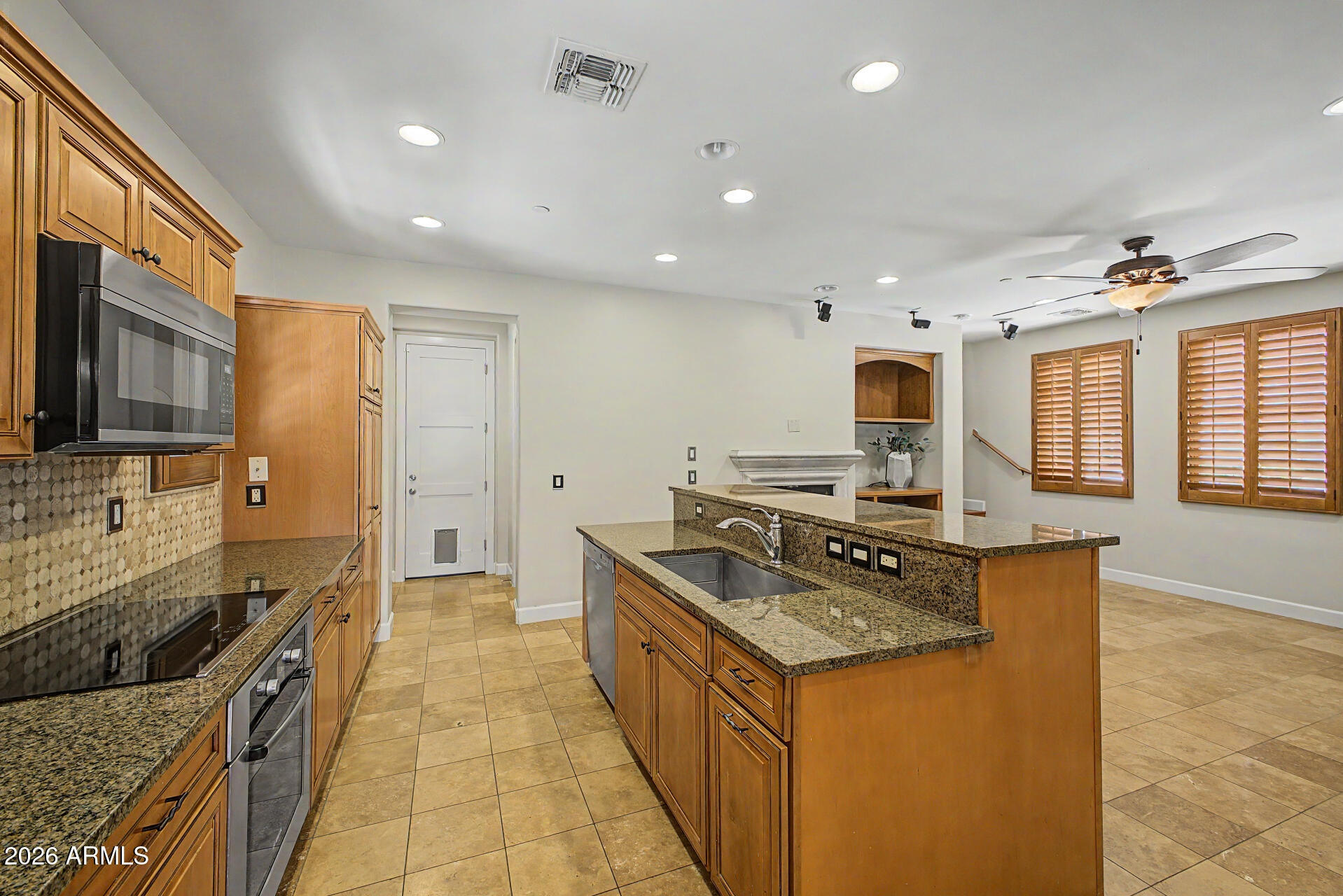 3510 E LAKEWOOD Parkway 115