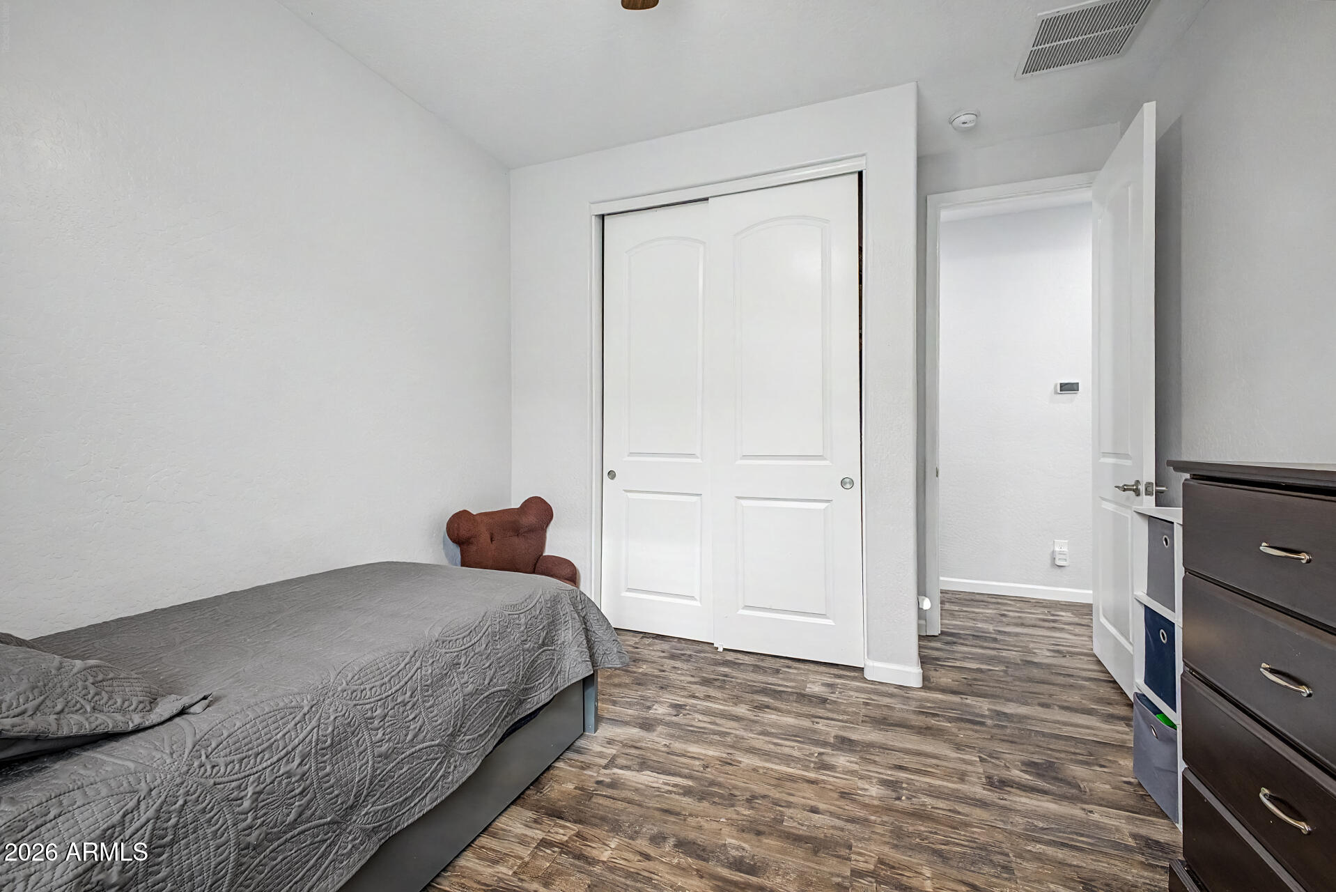 744 W DESERT HOLLOW Drive