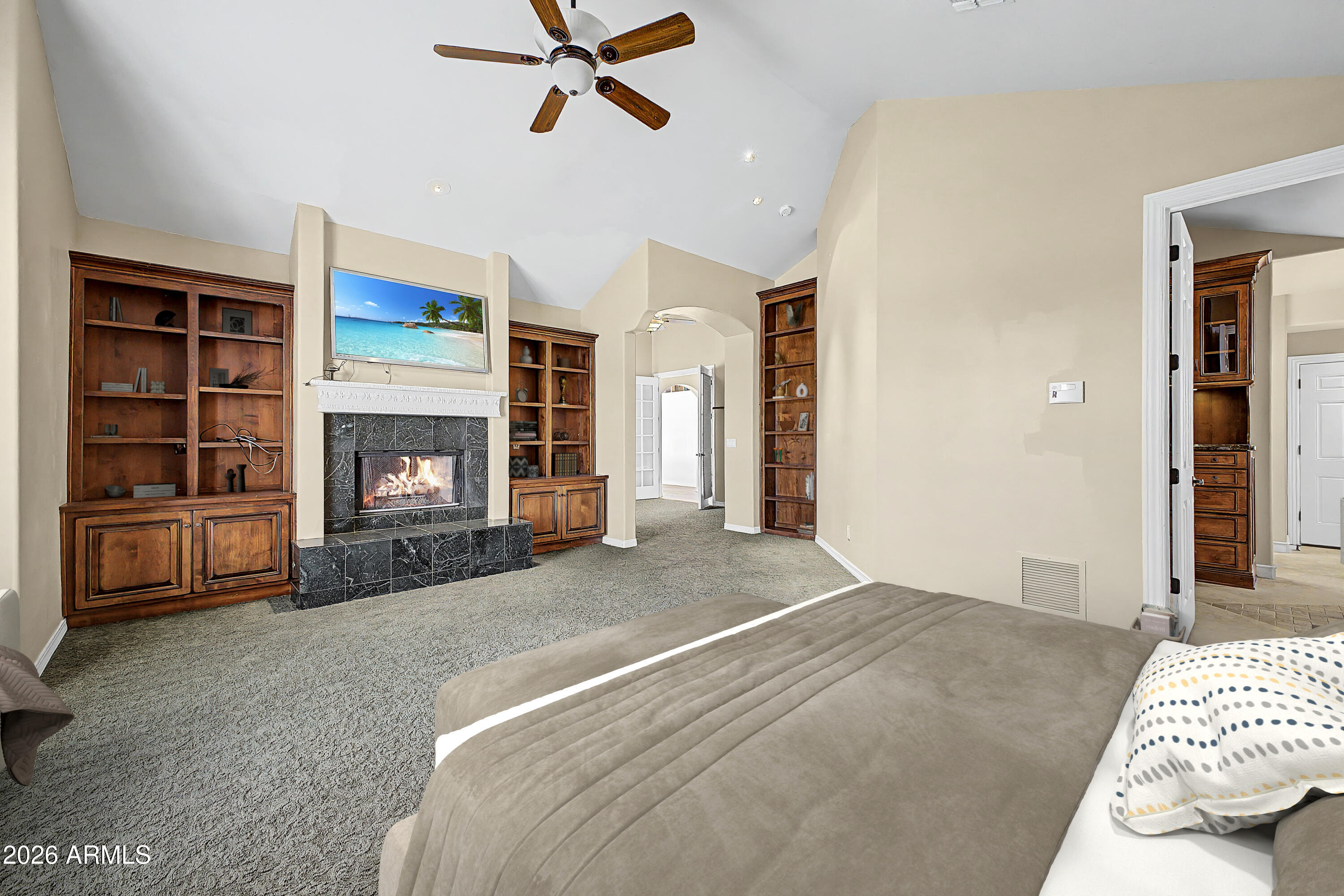 2264 N 39TH Circle