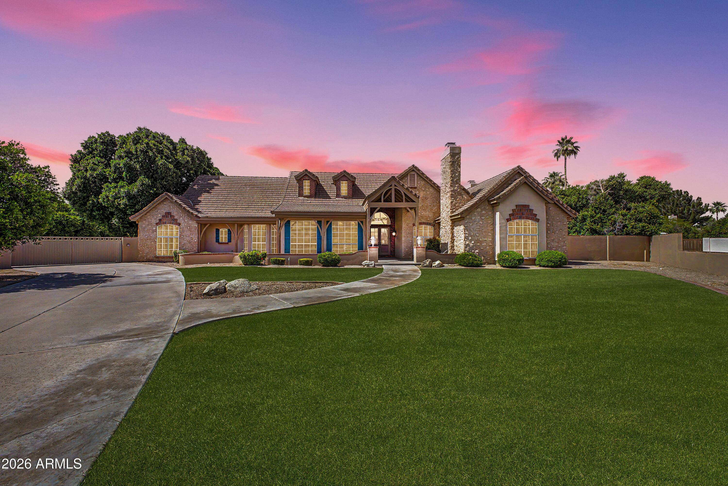 2264 N 39TH Circle