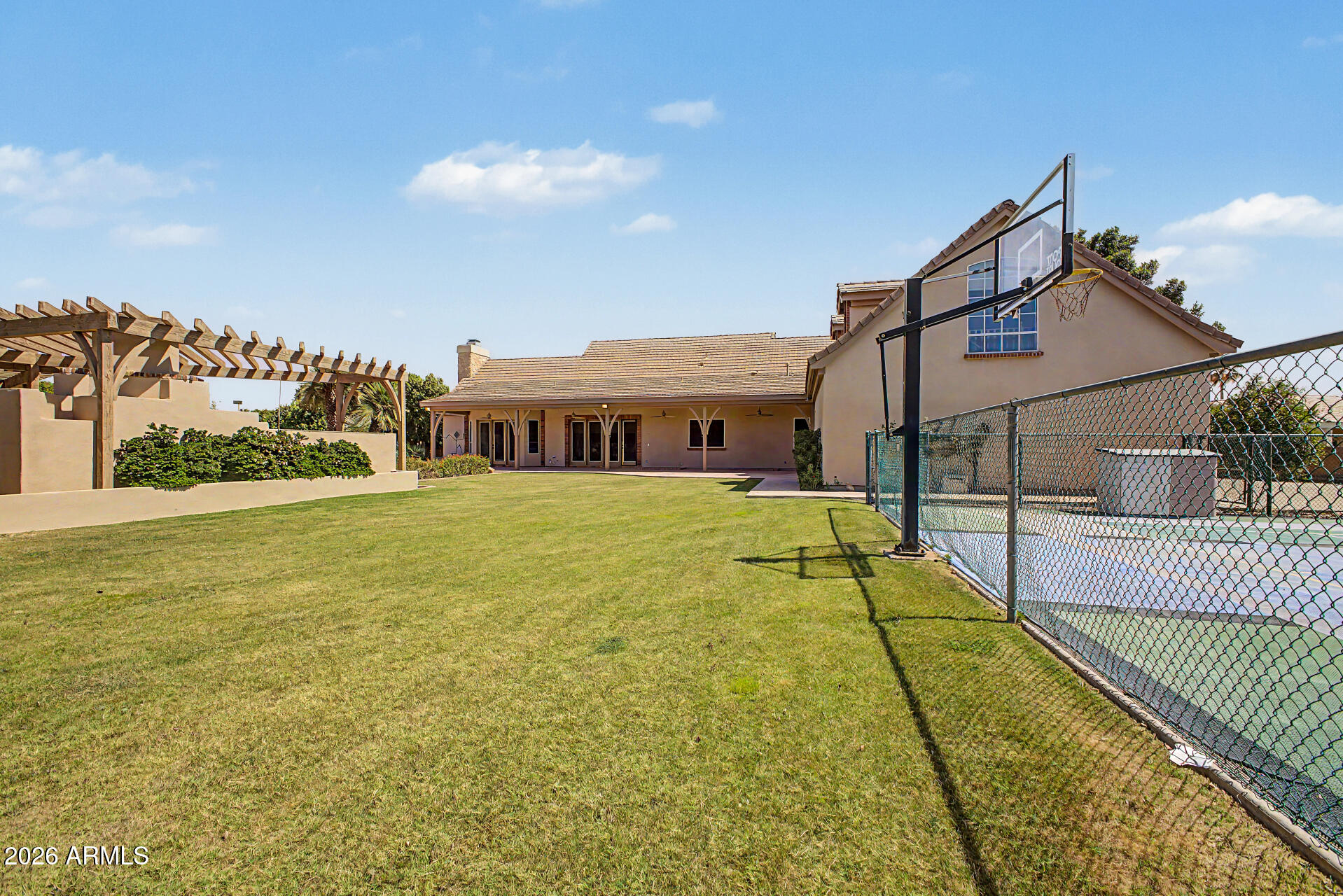 2264 N 39TH Circle