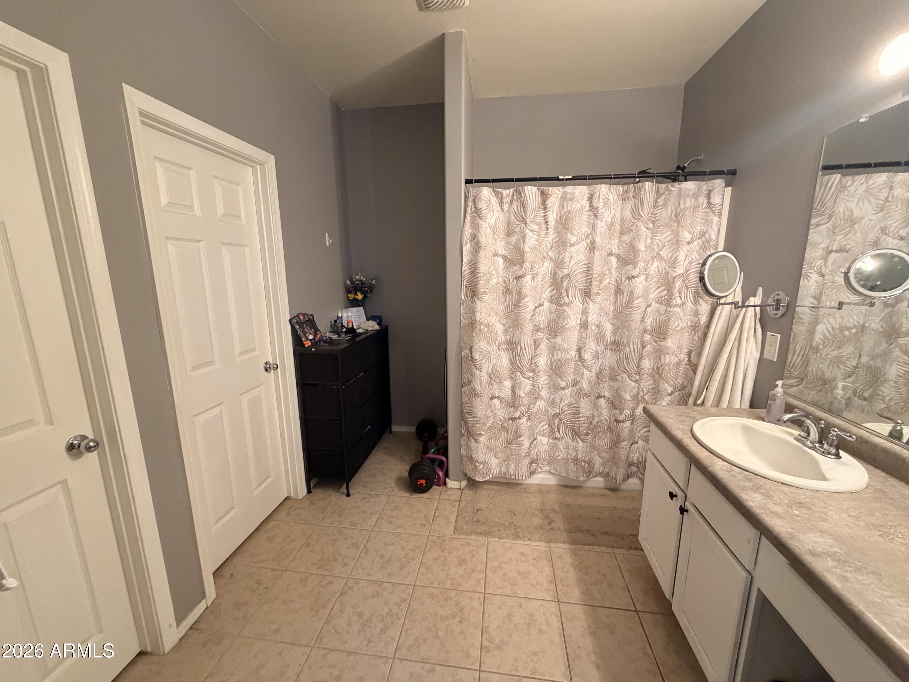12021 W DAVIS Lane