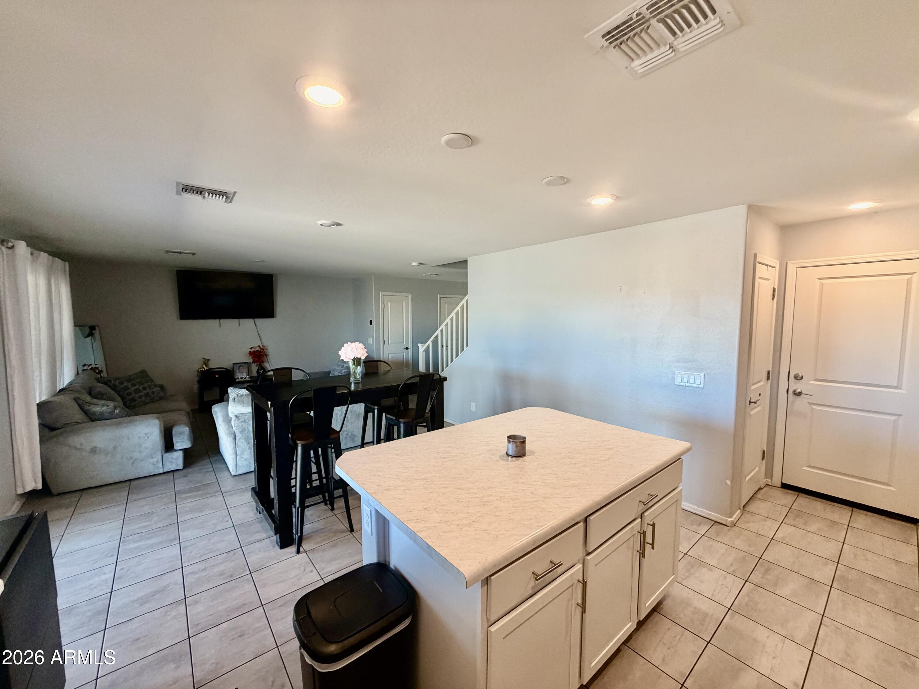 40620 W CHRISTOPHER Drive