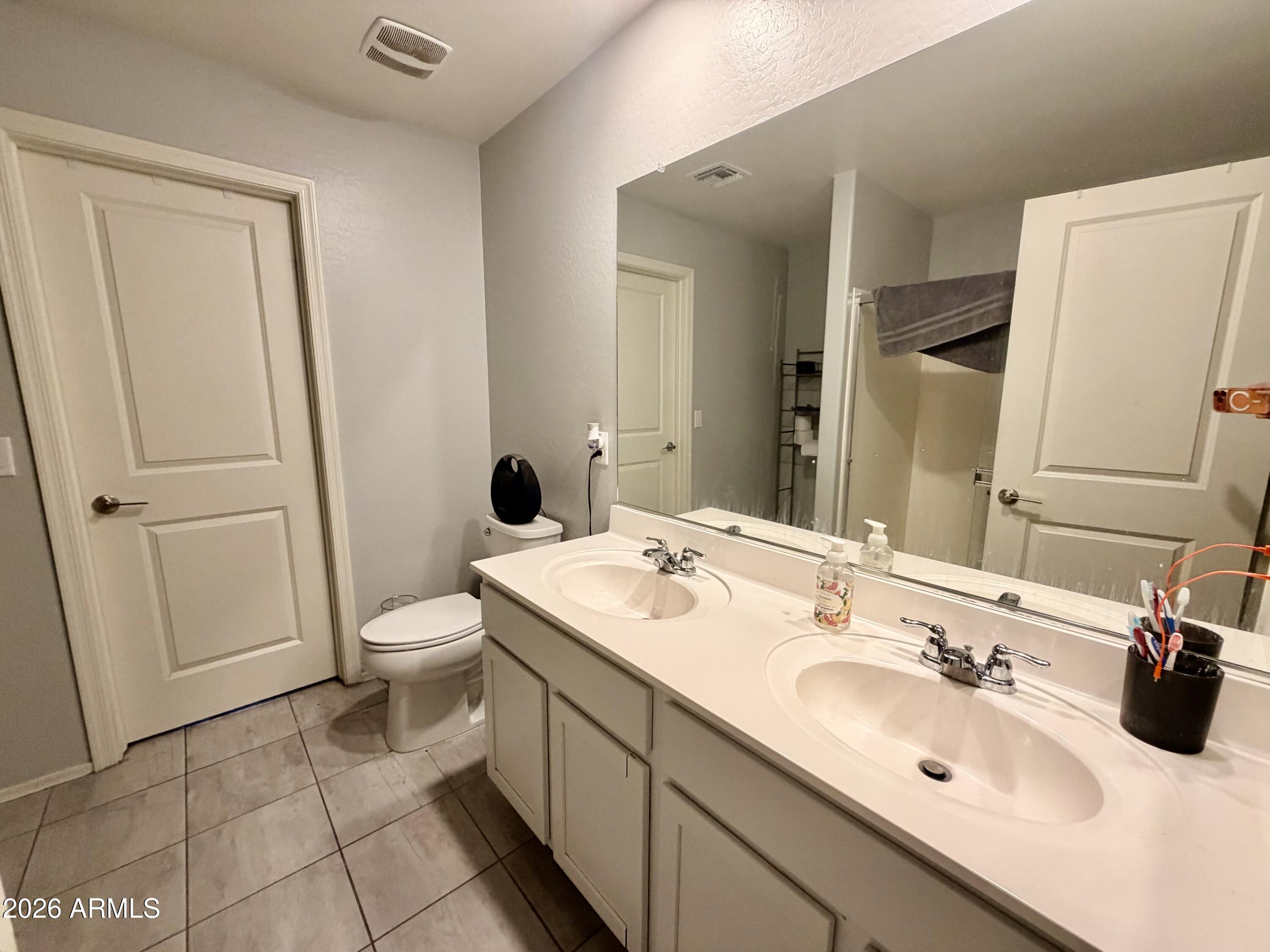 40620 W CHRISTOPHER Drive