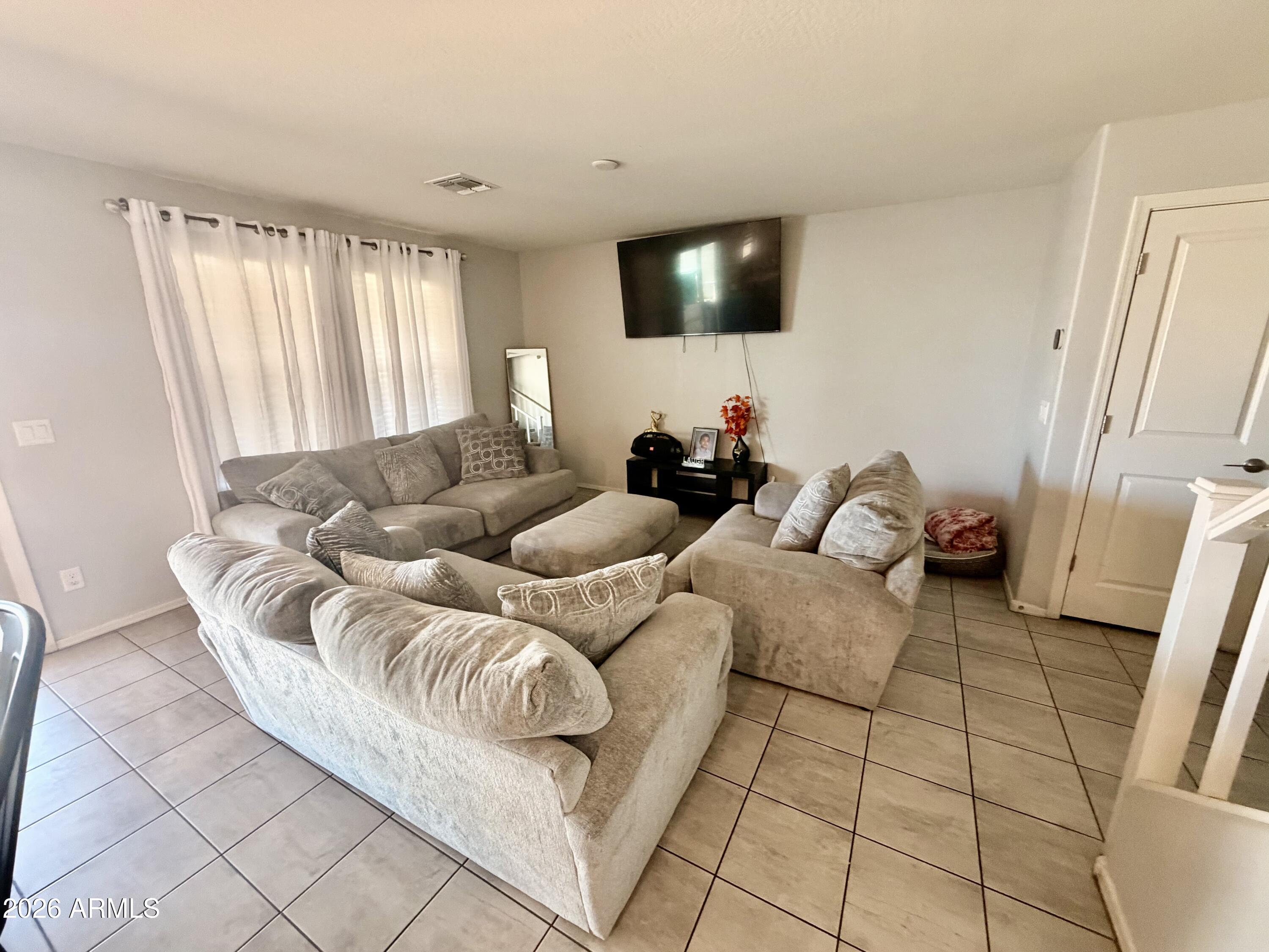 40620 W CHRISTOPHER Drive