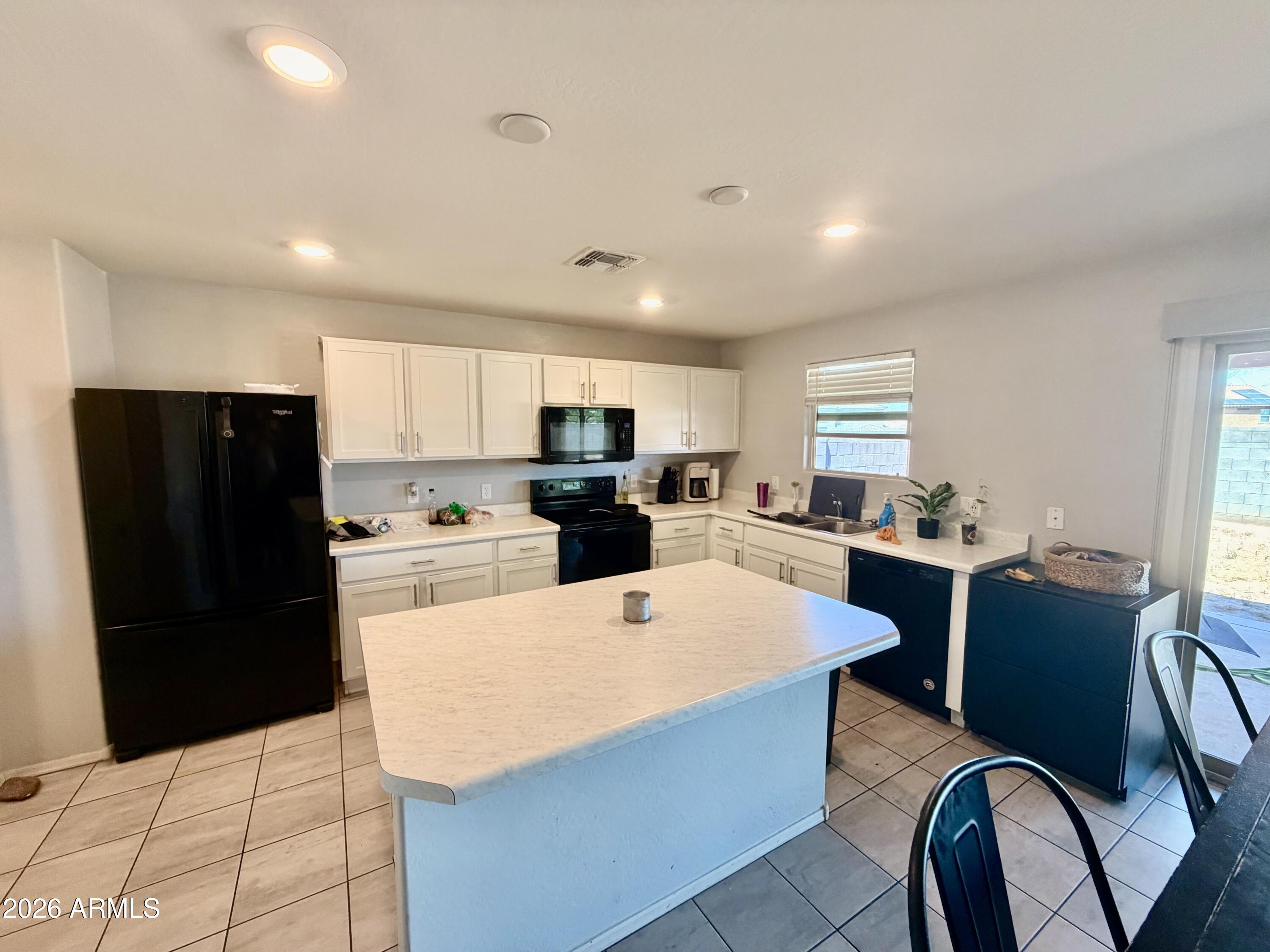 40620 W CHRISTOPHER Drive