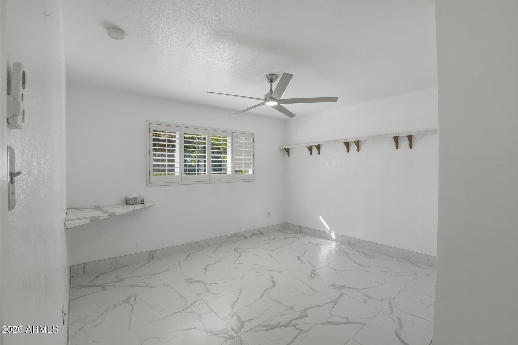 1532 W LOMA Lane