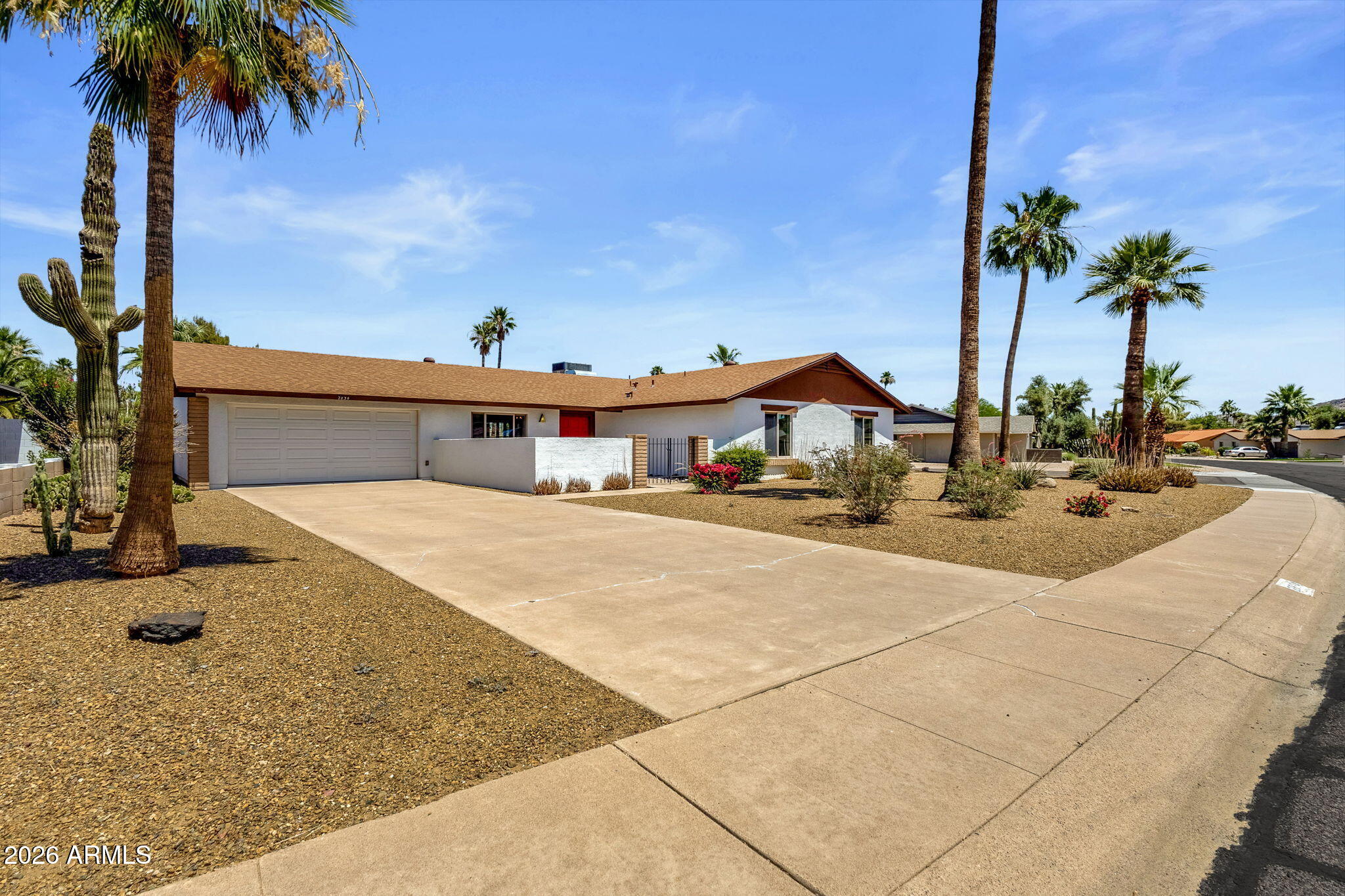 2834 E BERYL Avenue