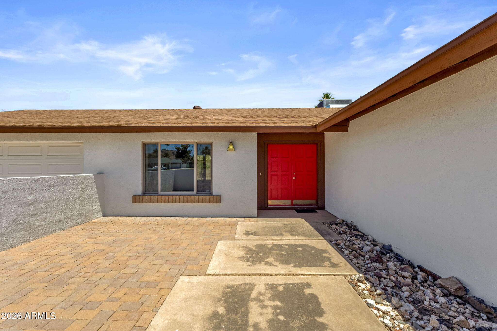 2834 E BERYL Avenue