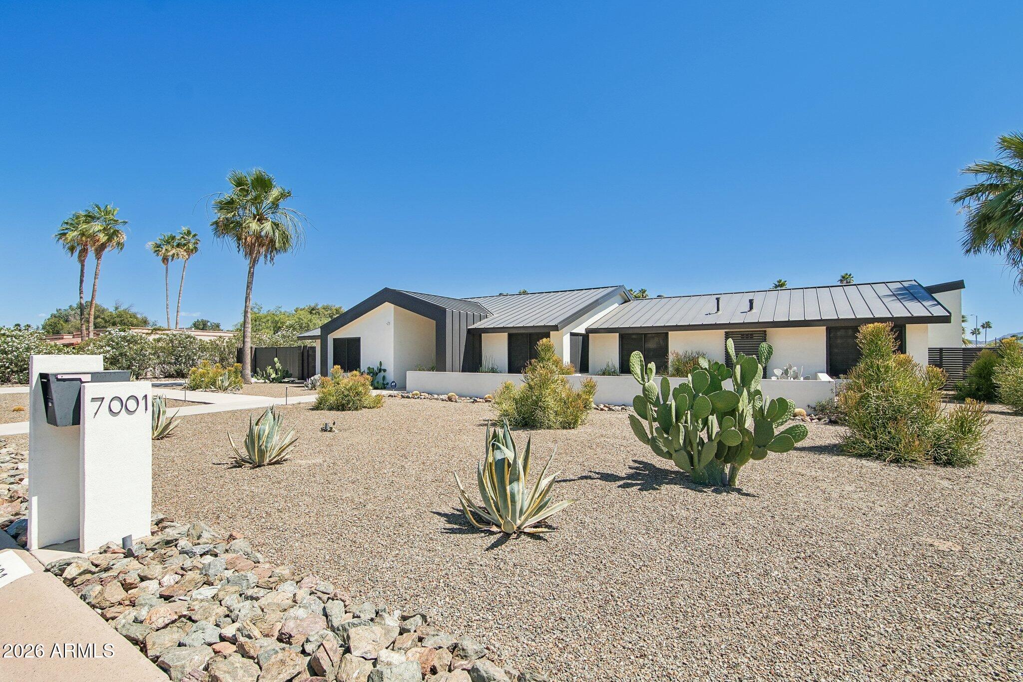 7001 E DREYFUS Avenue