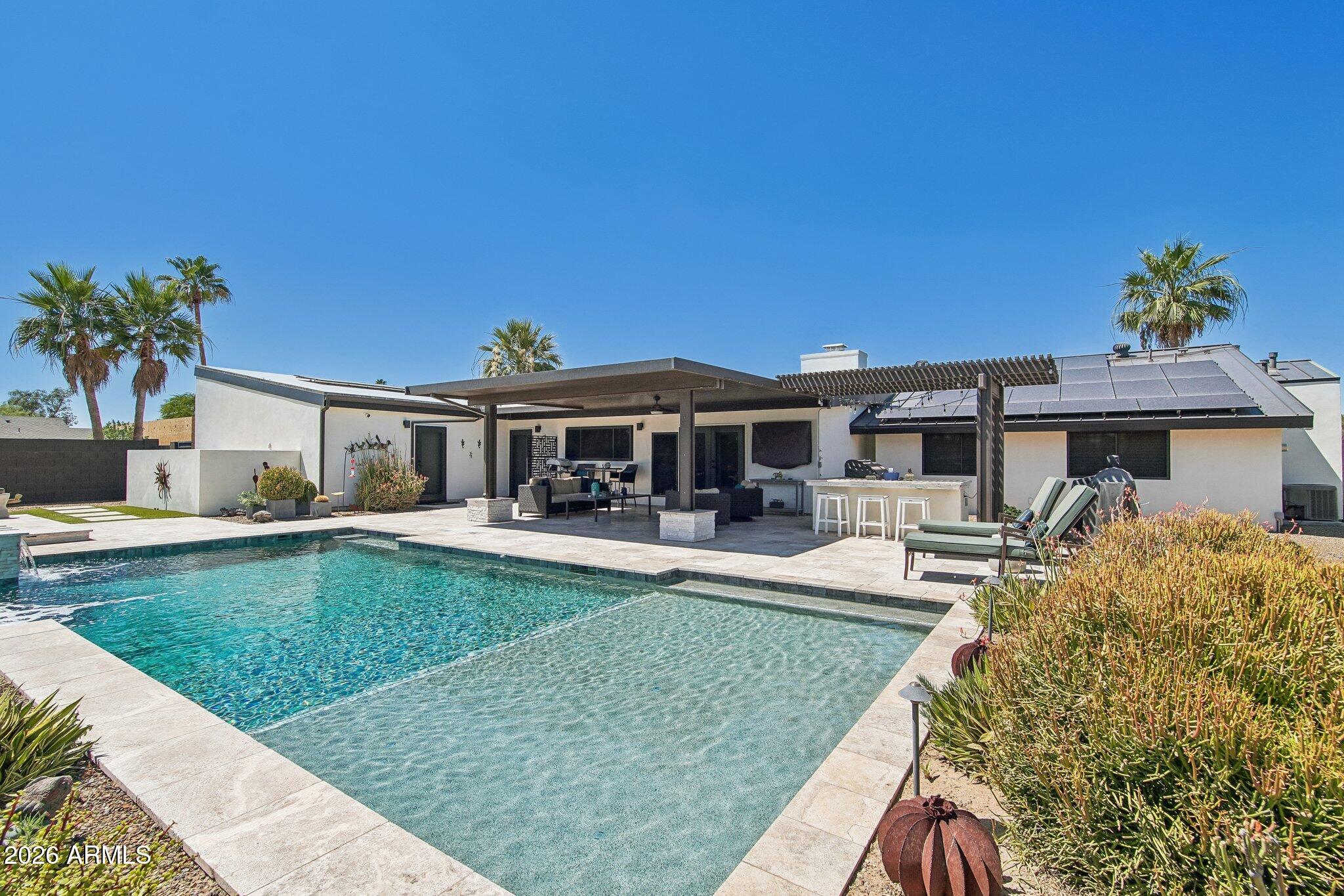 7001 E DREYFUS Avenue