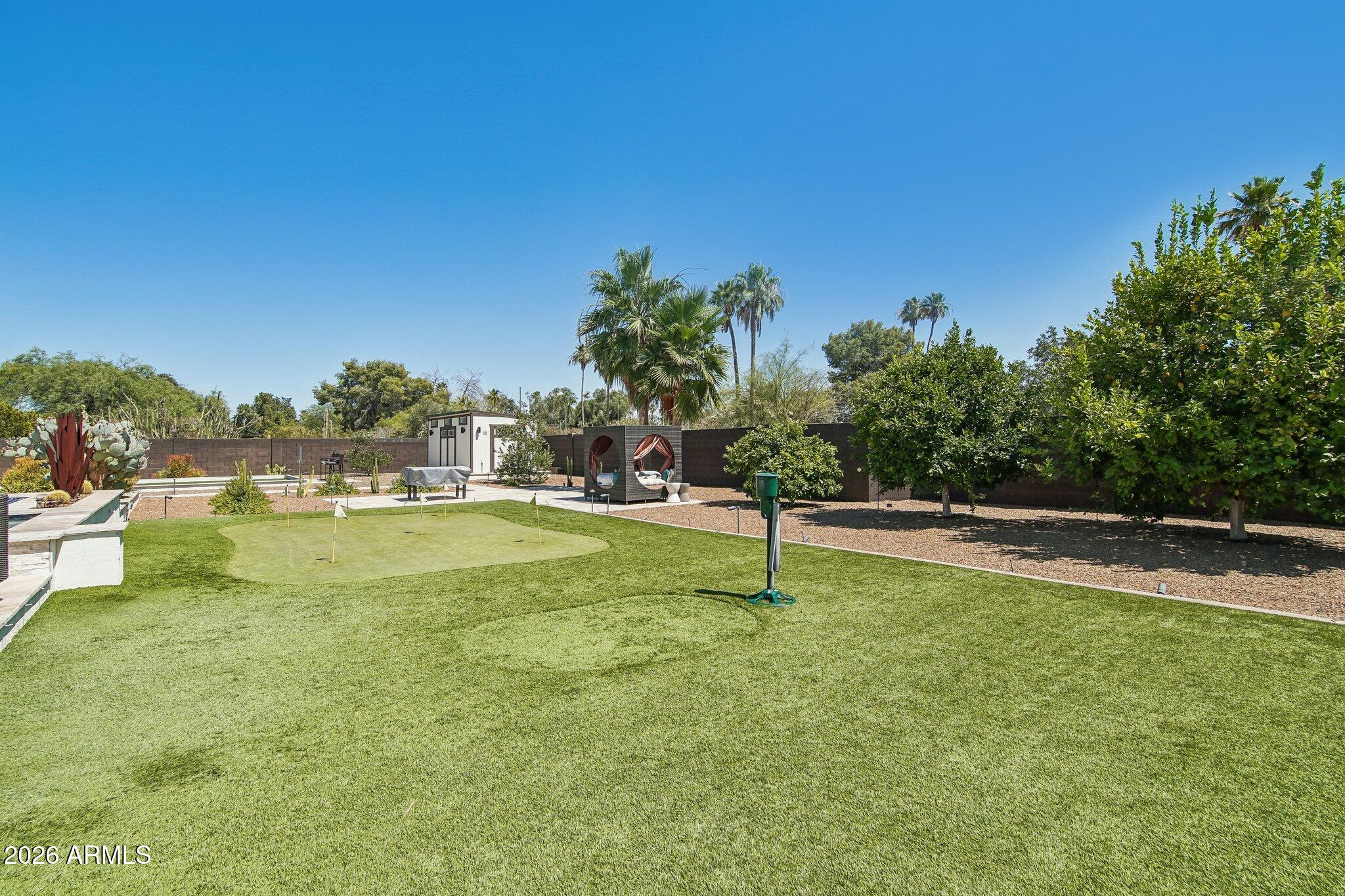 7001 E DREYFUS Avenue