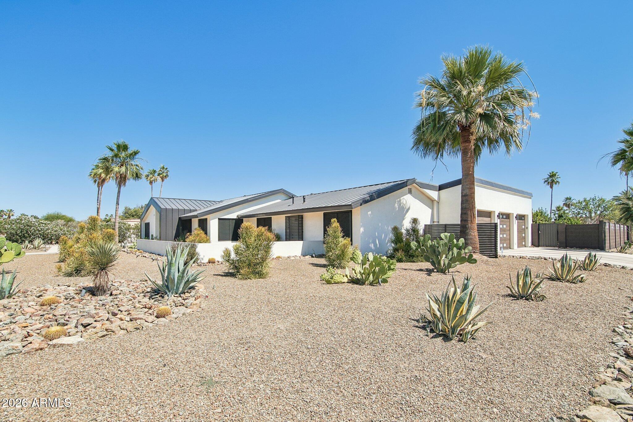 7001 E DREYFUS Avenue