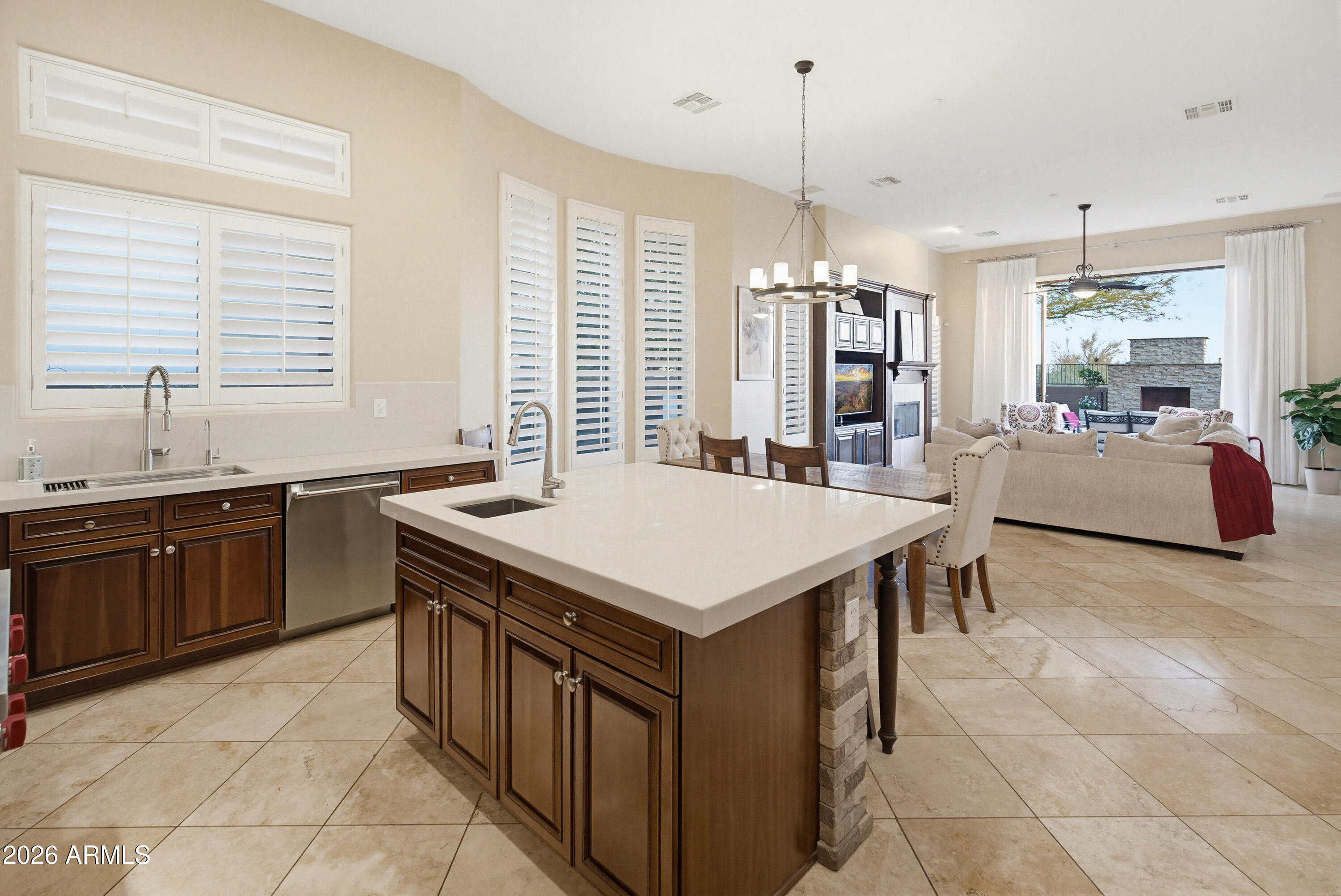 2547 W PRINCEVILLE Drive