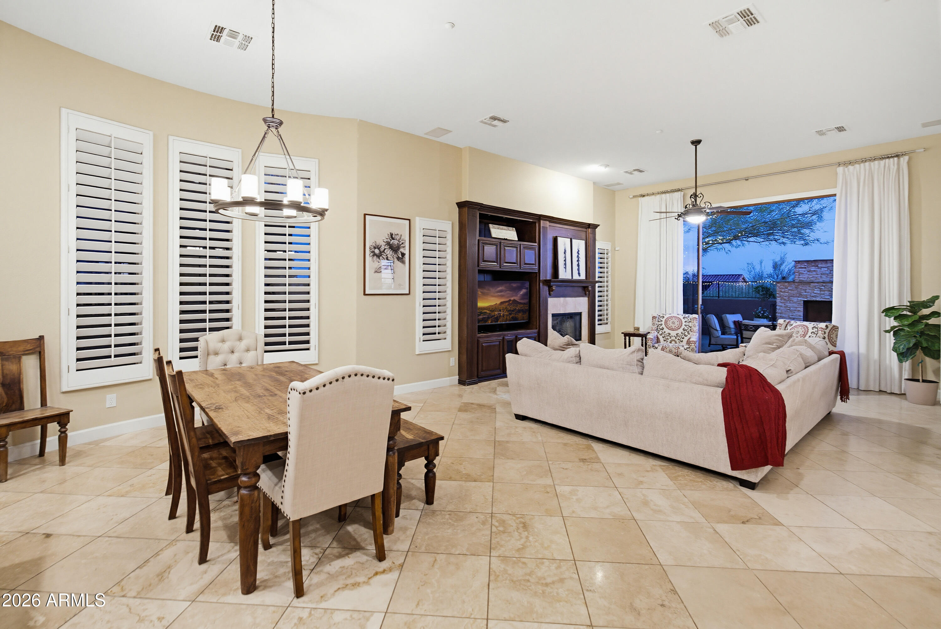 2547 W PRINCEVILLE Drive