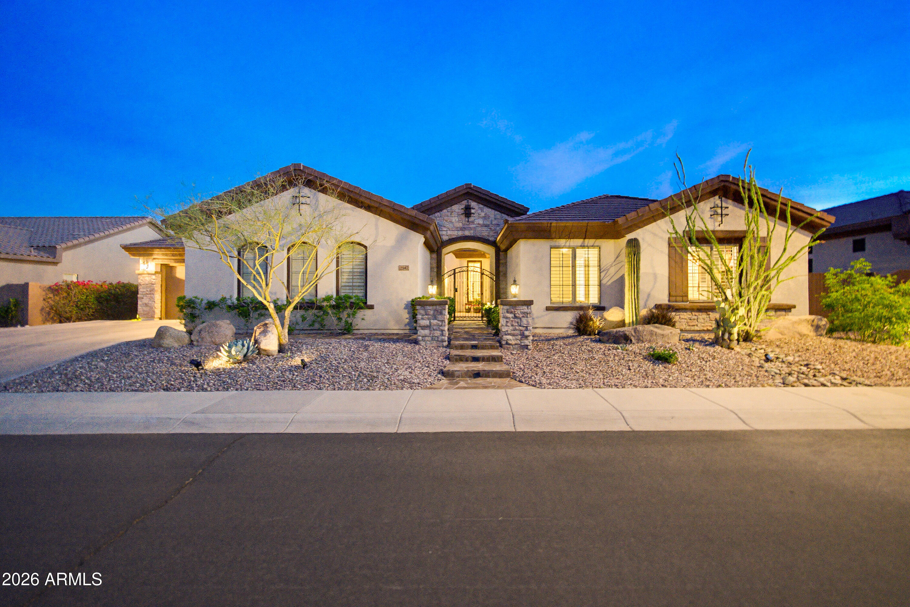 2547 W PRINCEVILLE Drive