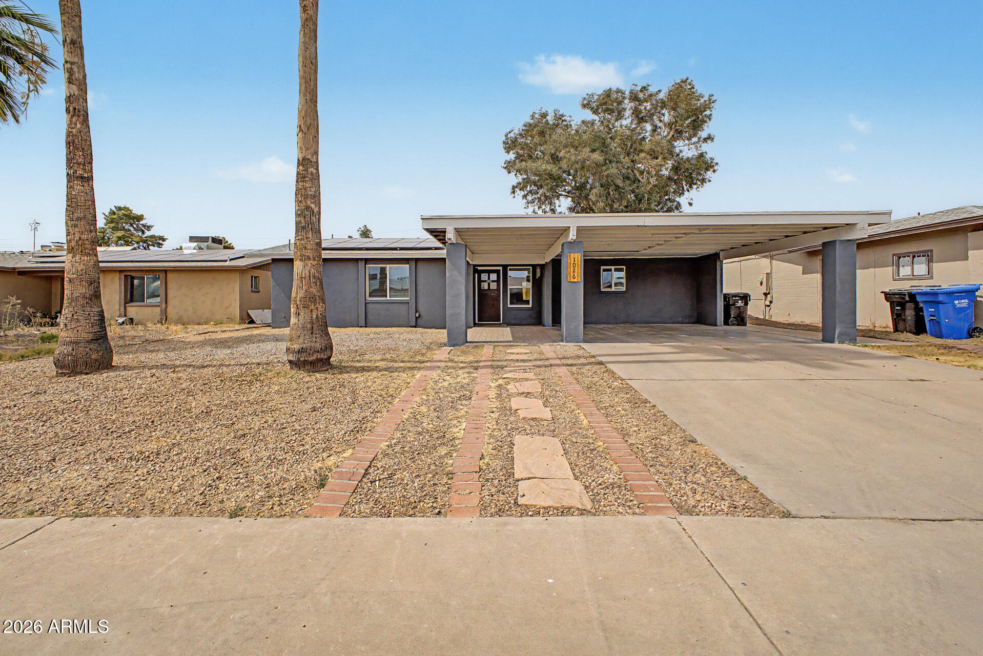 1026 W HALSTEAD Drive
