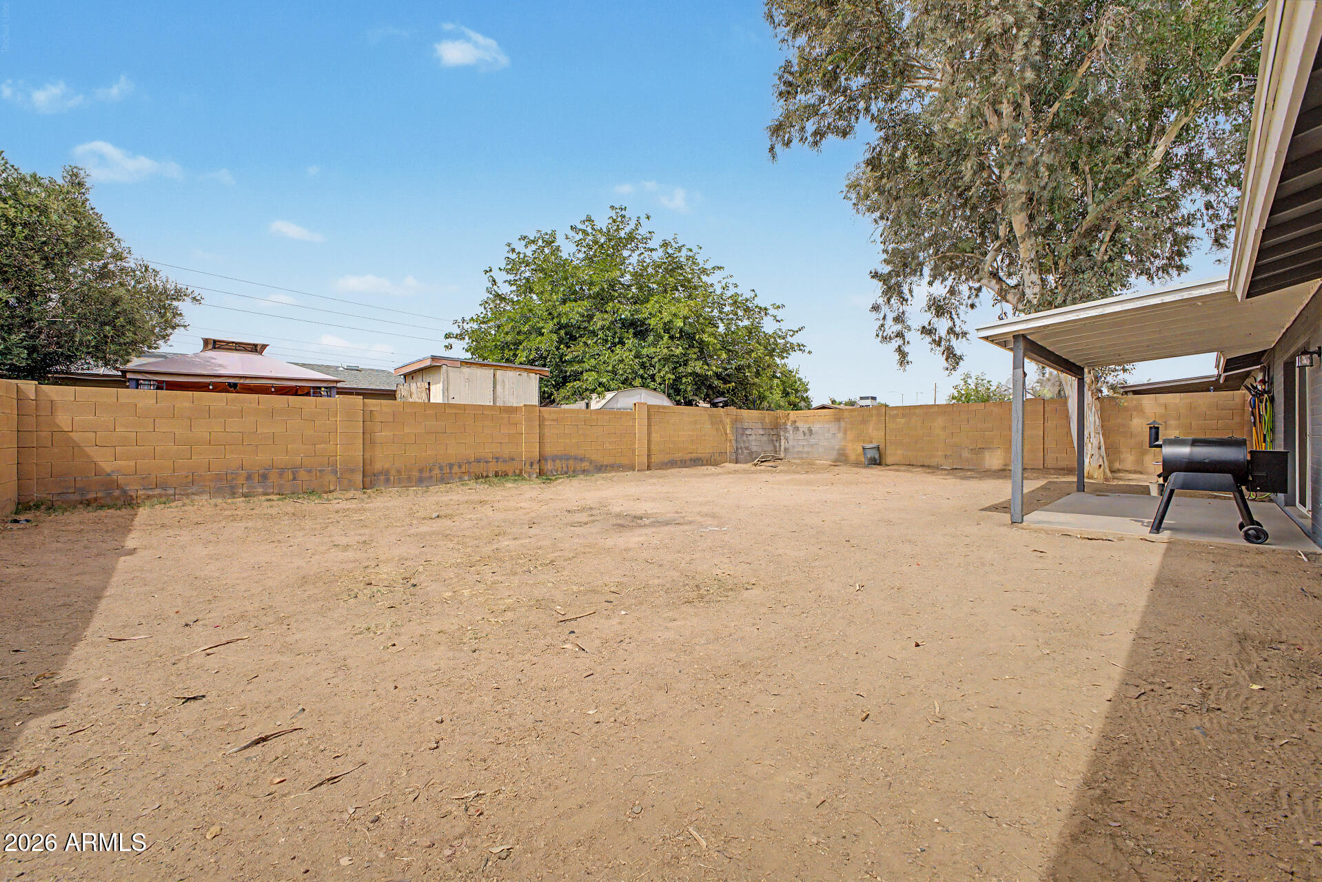 1026 W HALSTEAD Drive