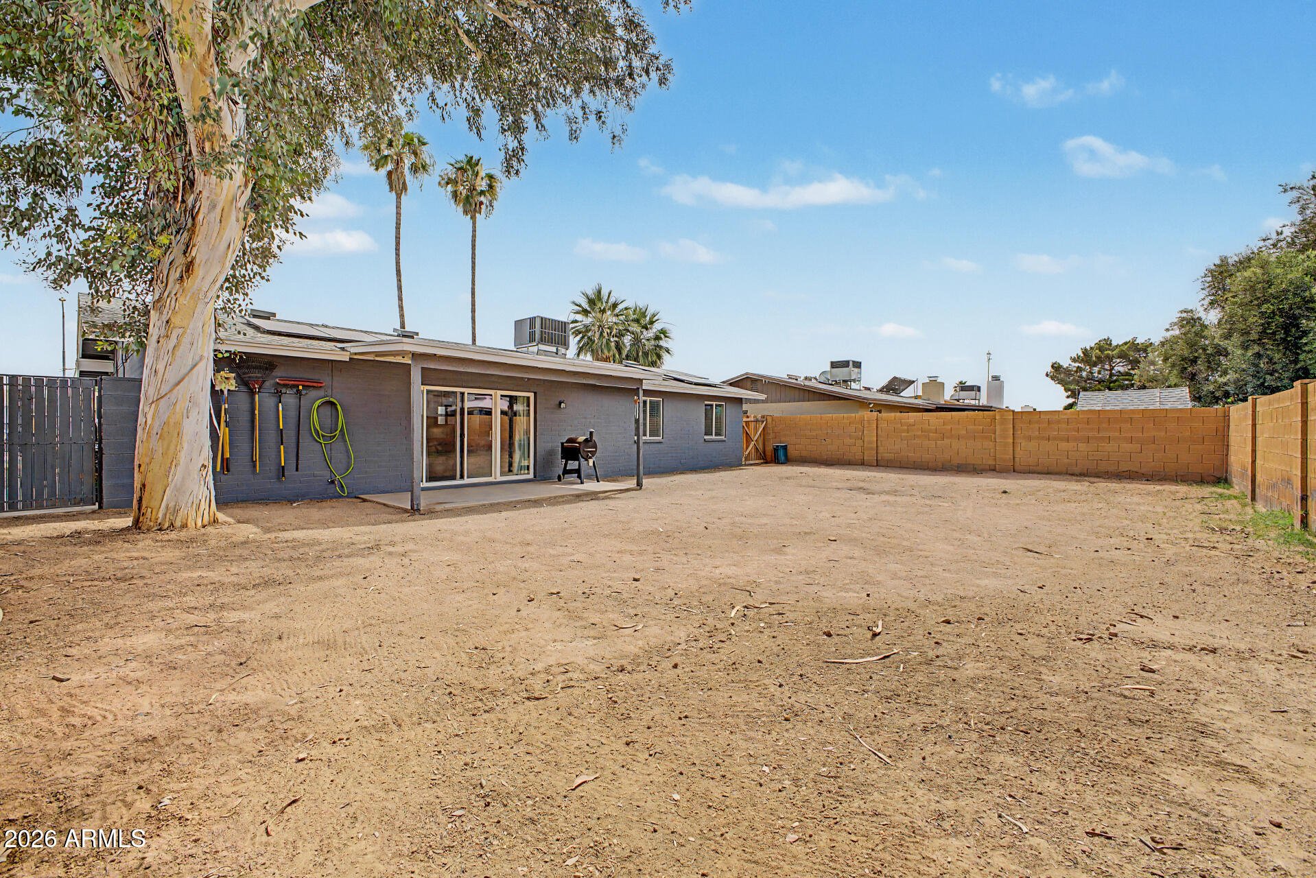 1026 W HALSTEAD Drive