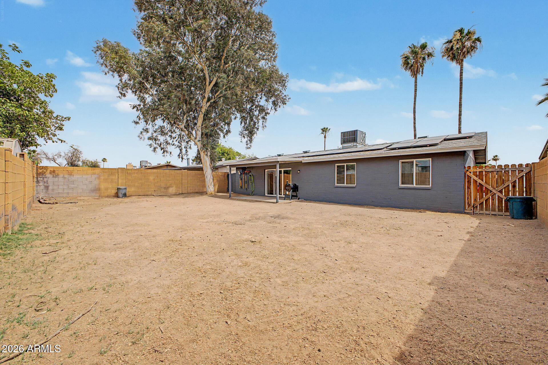 1026 W HALSTEAD Drive