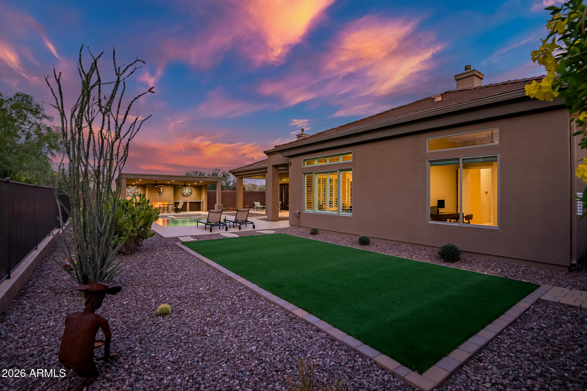 42144 N MOUNTAIN COVE Drive
