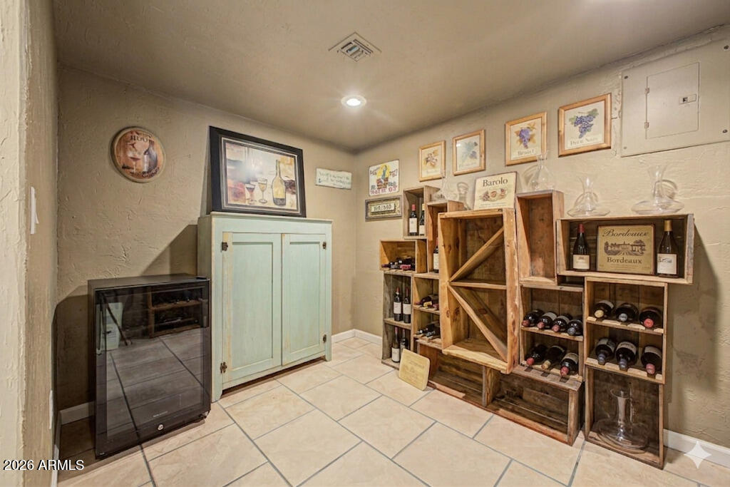 2027 E CIRCLE MOUNTAIN Road