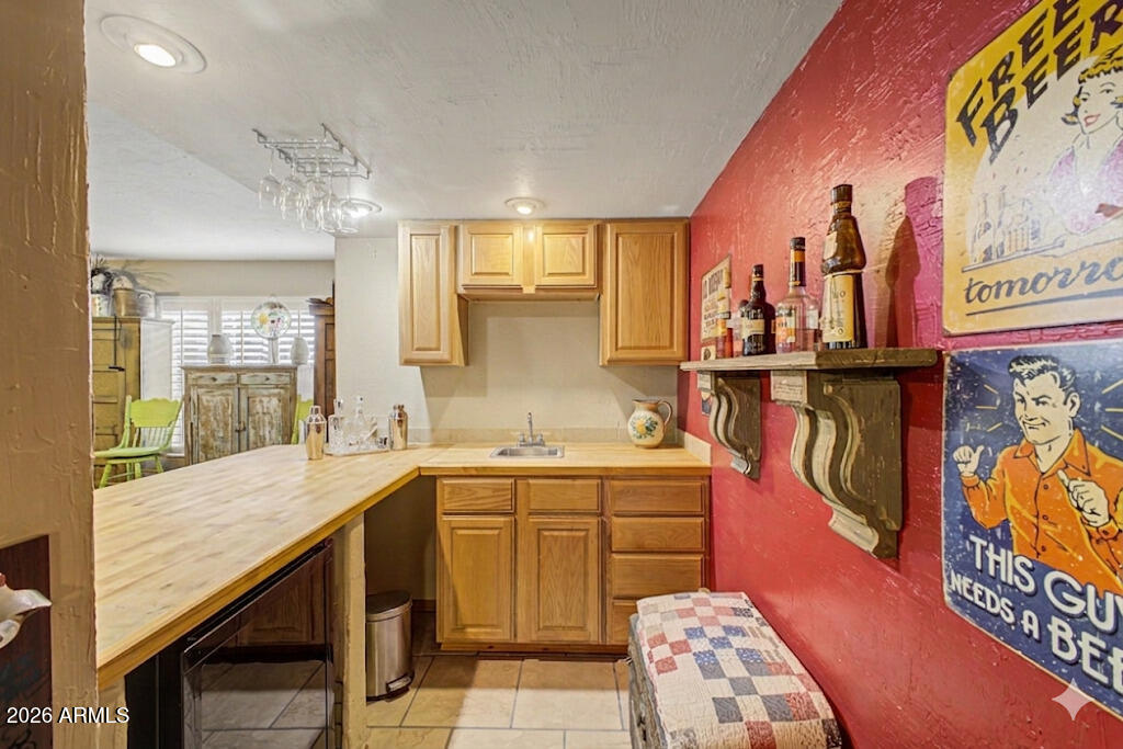 2027 E CIRCLE MOUNTAIN Road