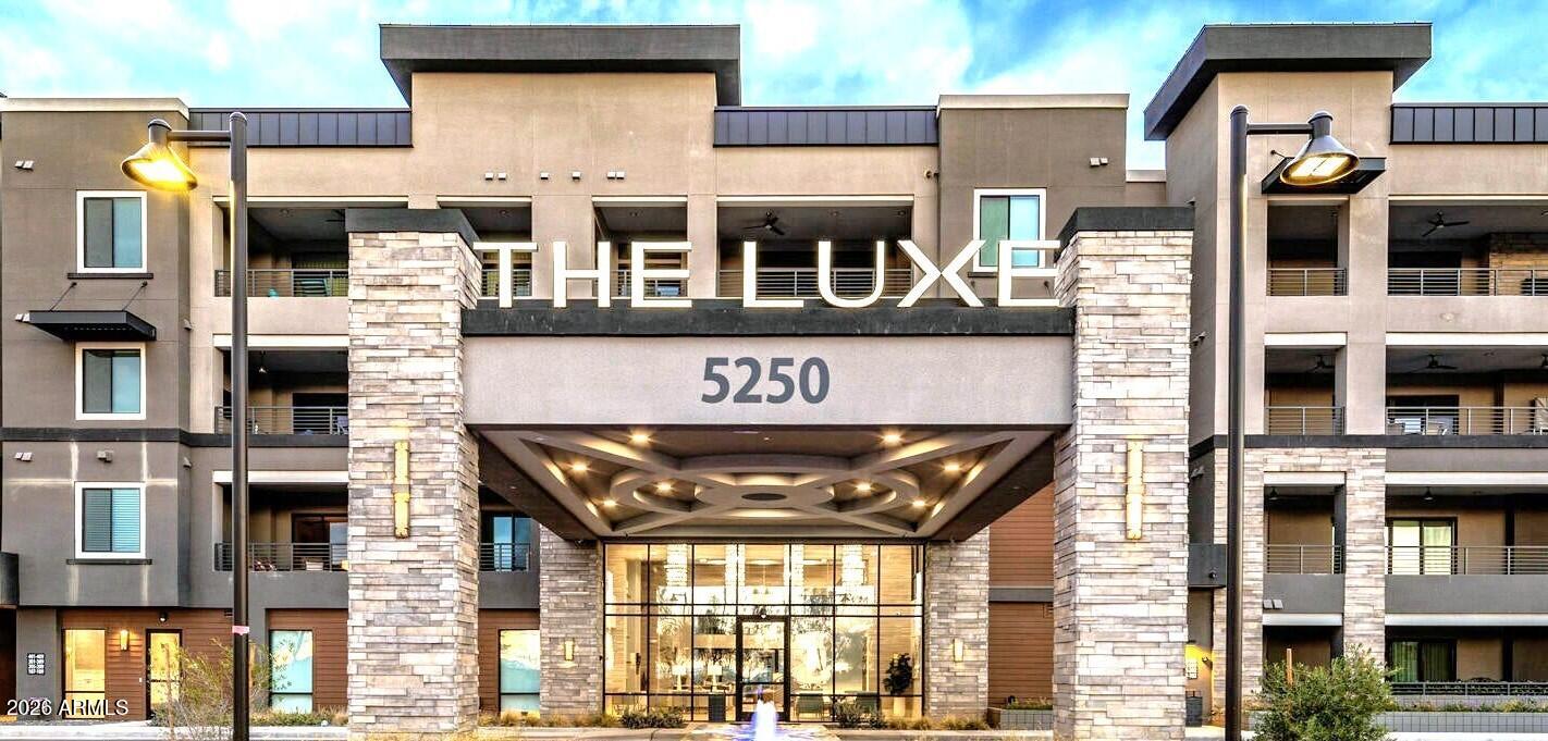 5250 E DEER VALLEY Drive 438