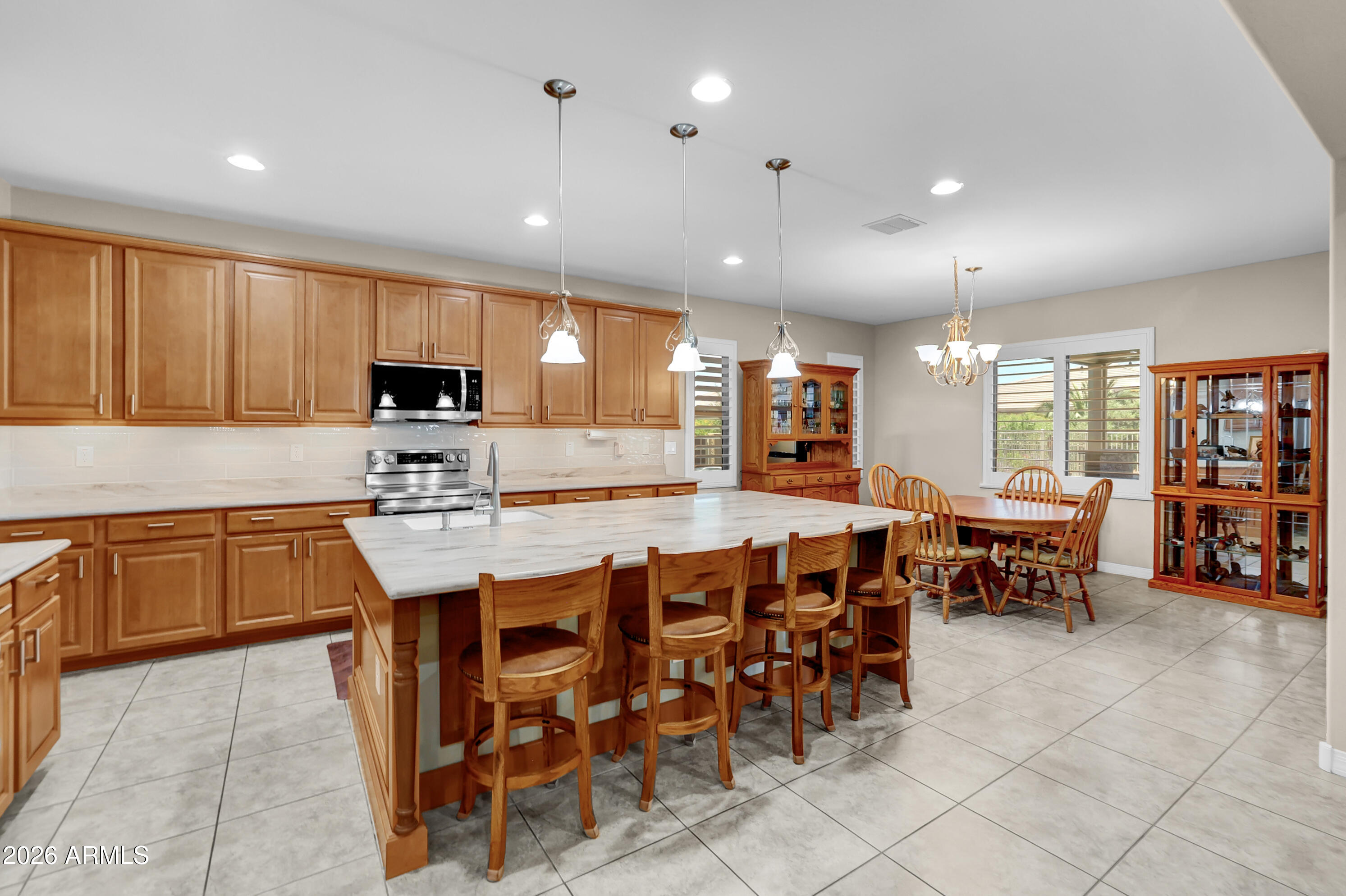 42104 W SOLITARE Drive