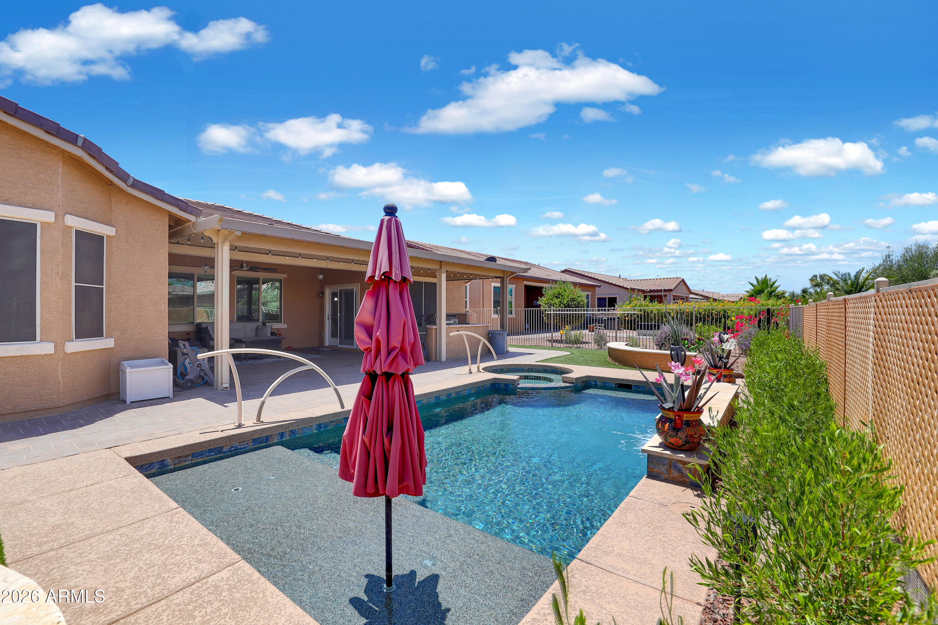 42104 W SOLITARE Drive