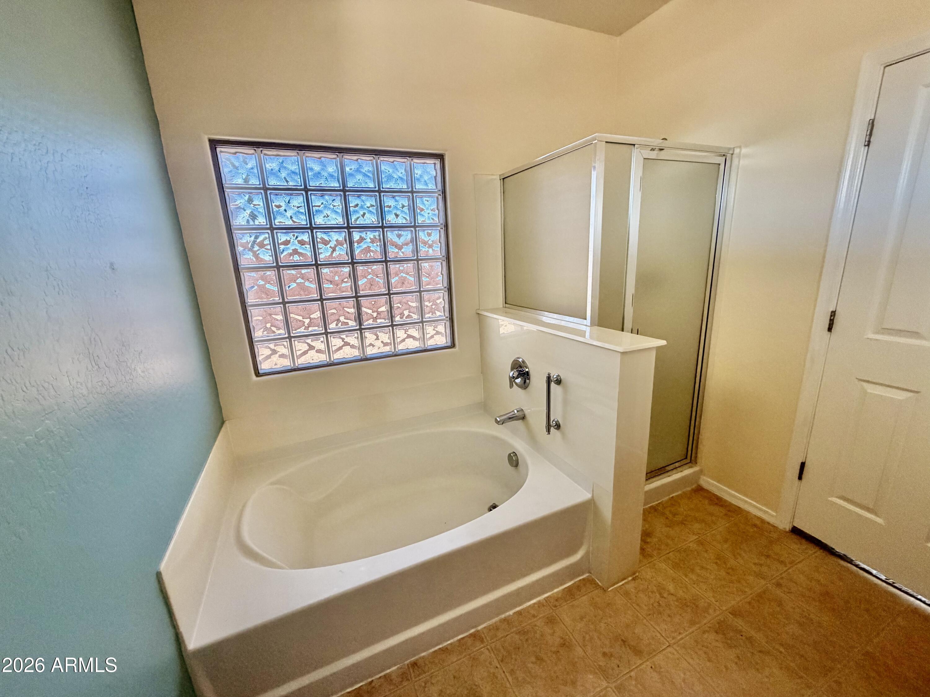 1377 E LINDA Drive