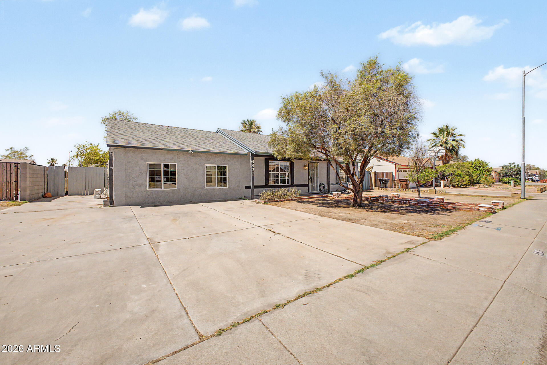 6821 W JENAN Drive