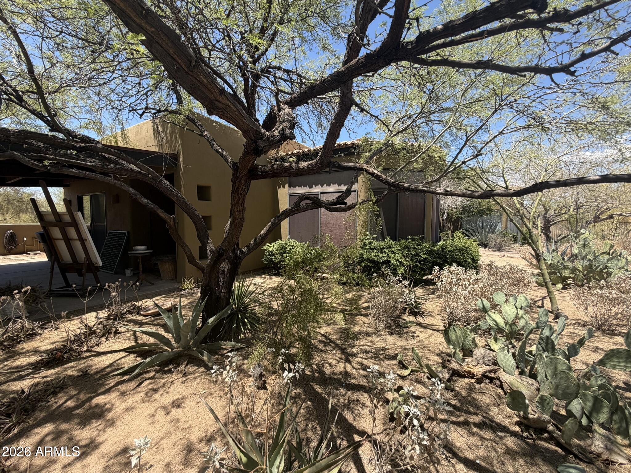 8742 E CAMINO REAL