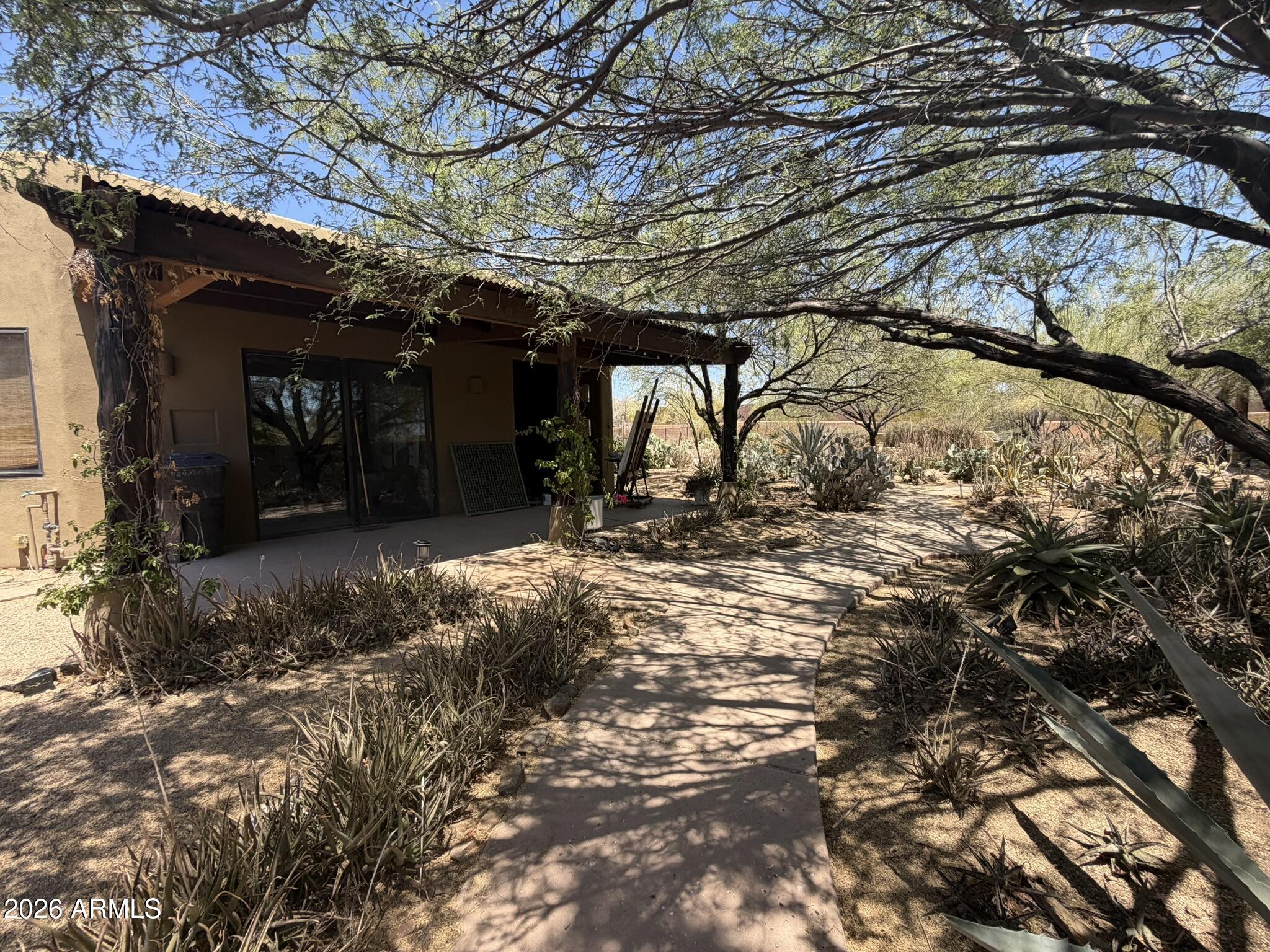 8742 E CAMINO REAL