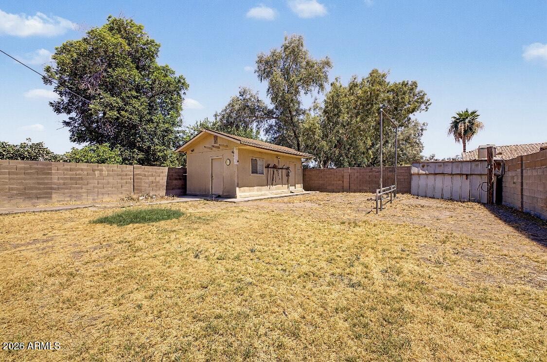 453 E CRESCENT Avenue