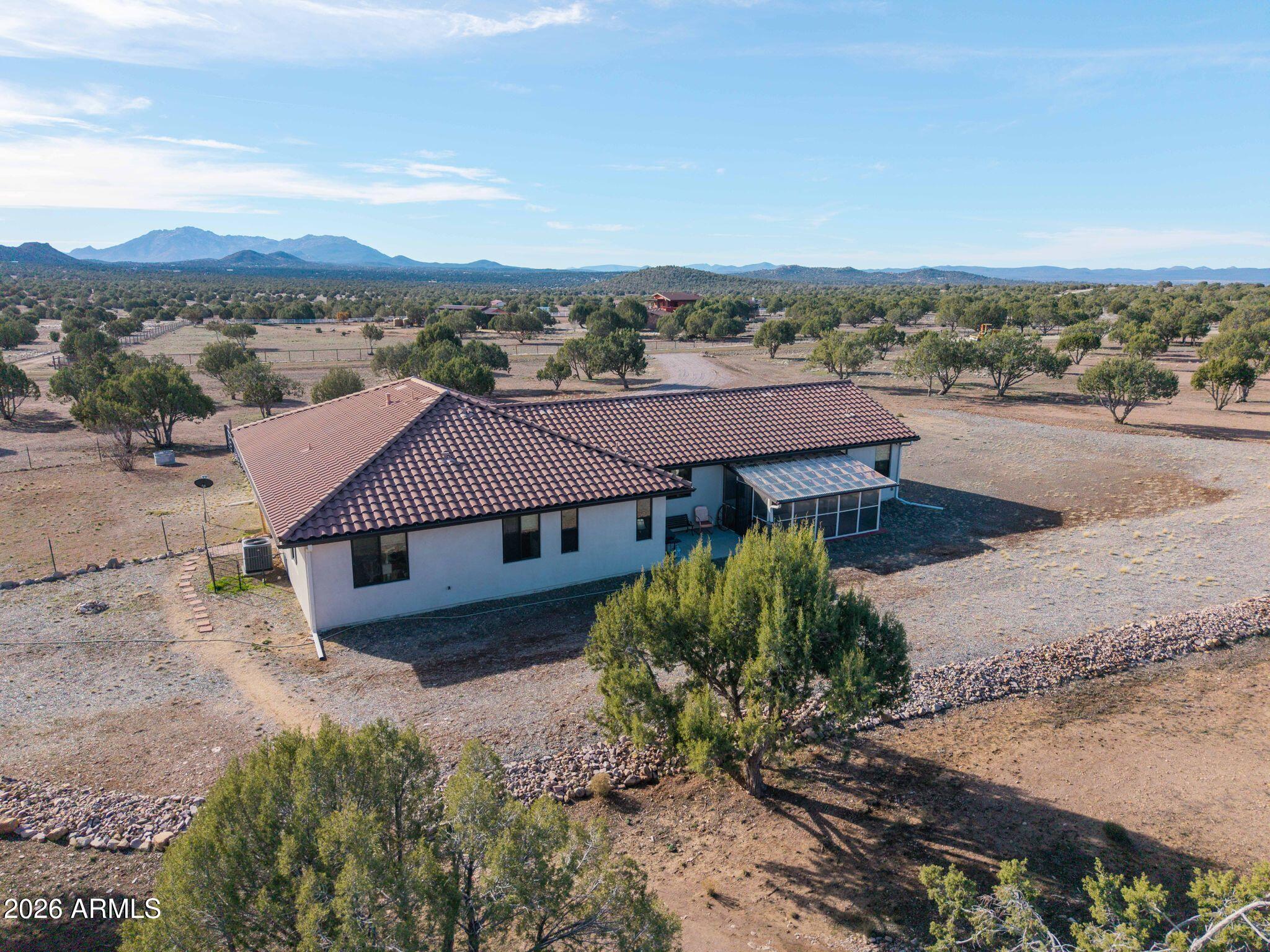 4400 W CARRIAGE Lane