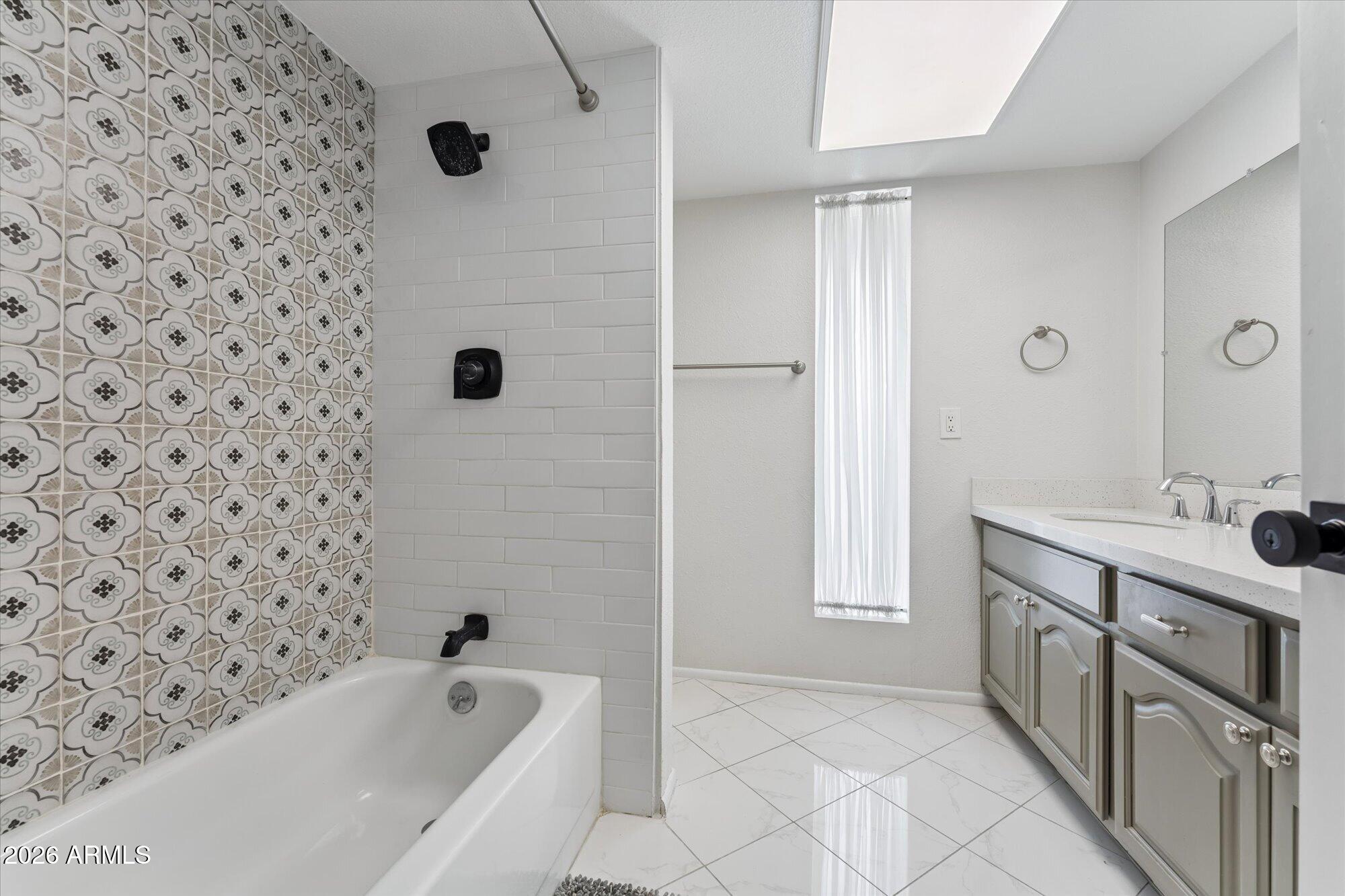 502 E LE MARCHE Avenue