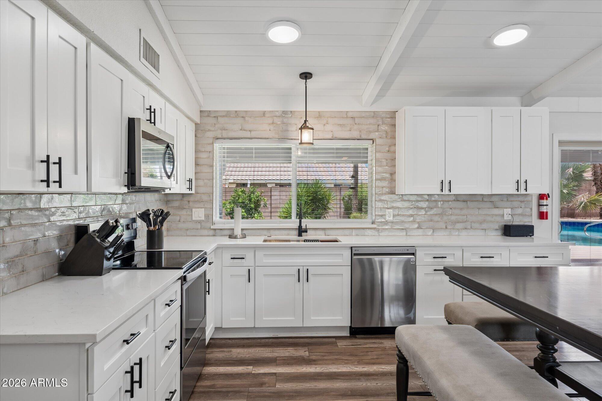 502 E LE MARCHE Avenue