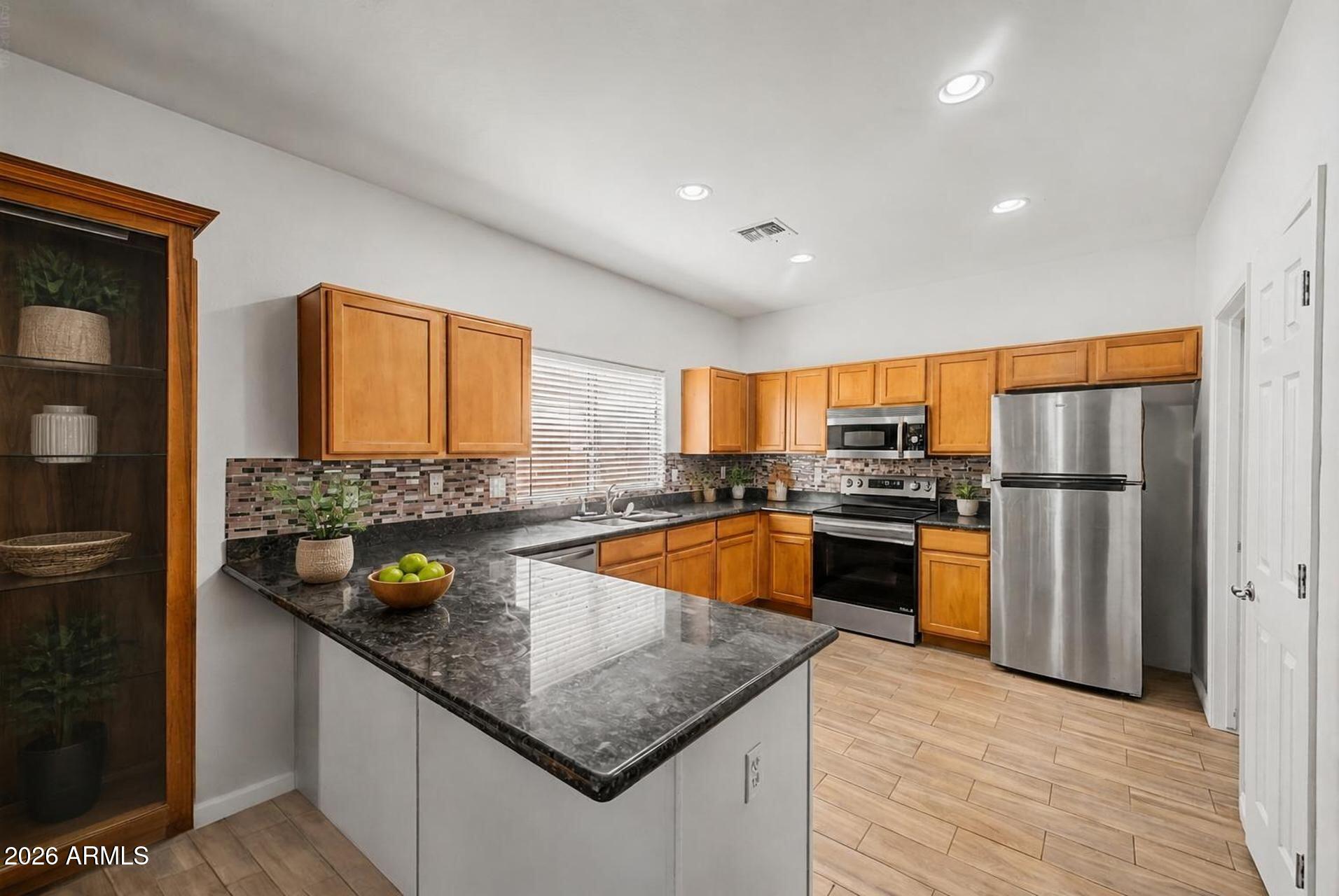 45042 W CYPRESS Lane