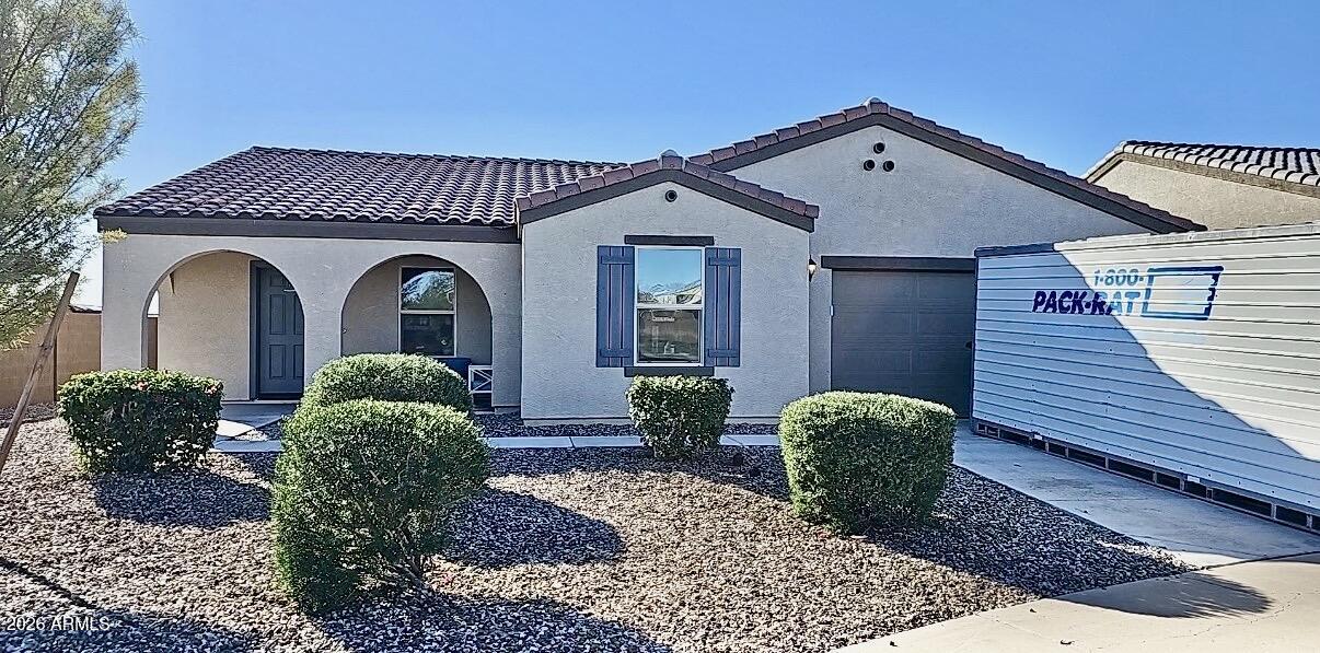 1553 E ELEGANTE Drive