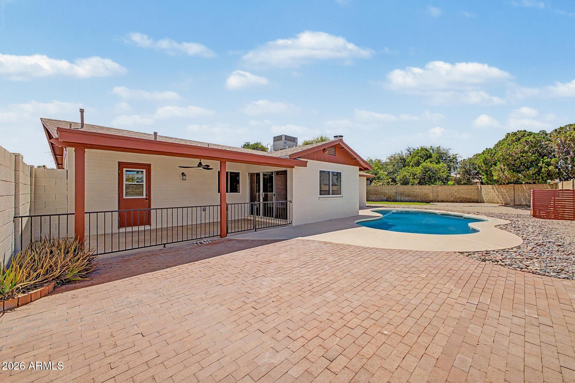 3508 E LARKSPUR Drive