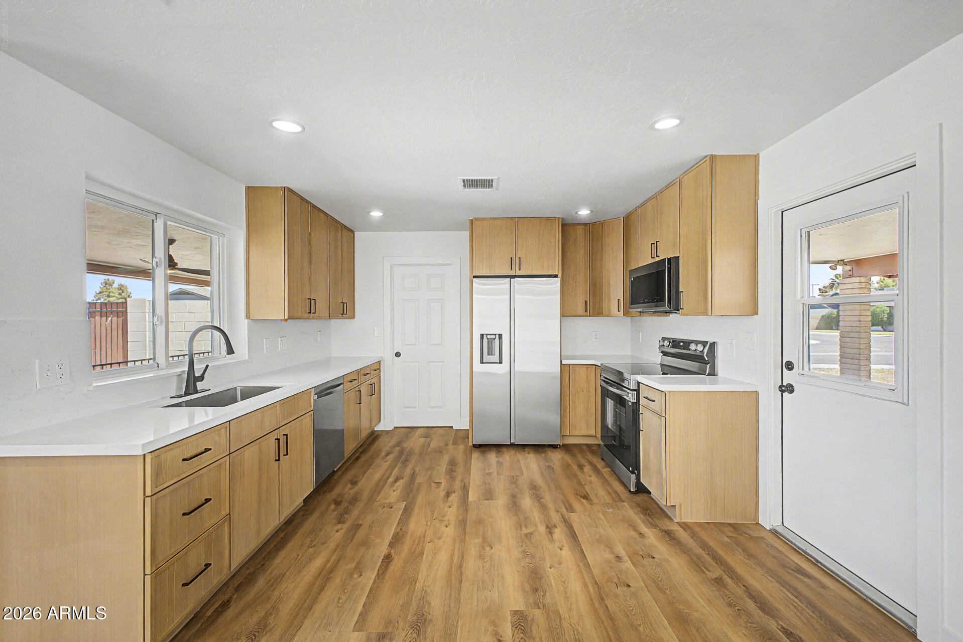 3508 E LARKSPUR Drive