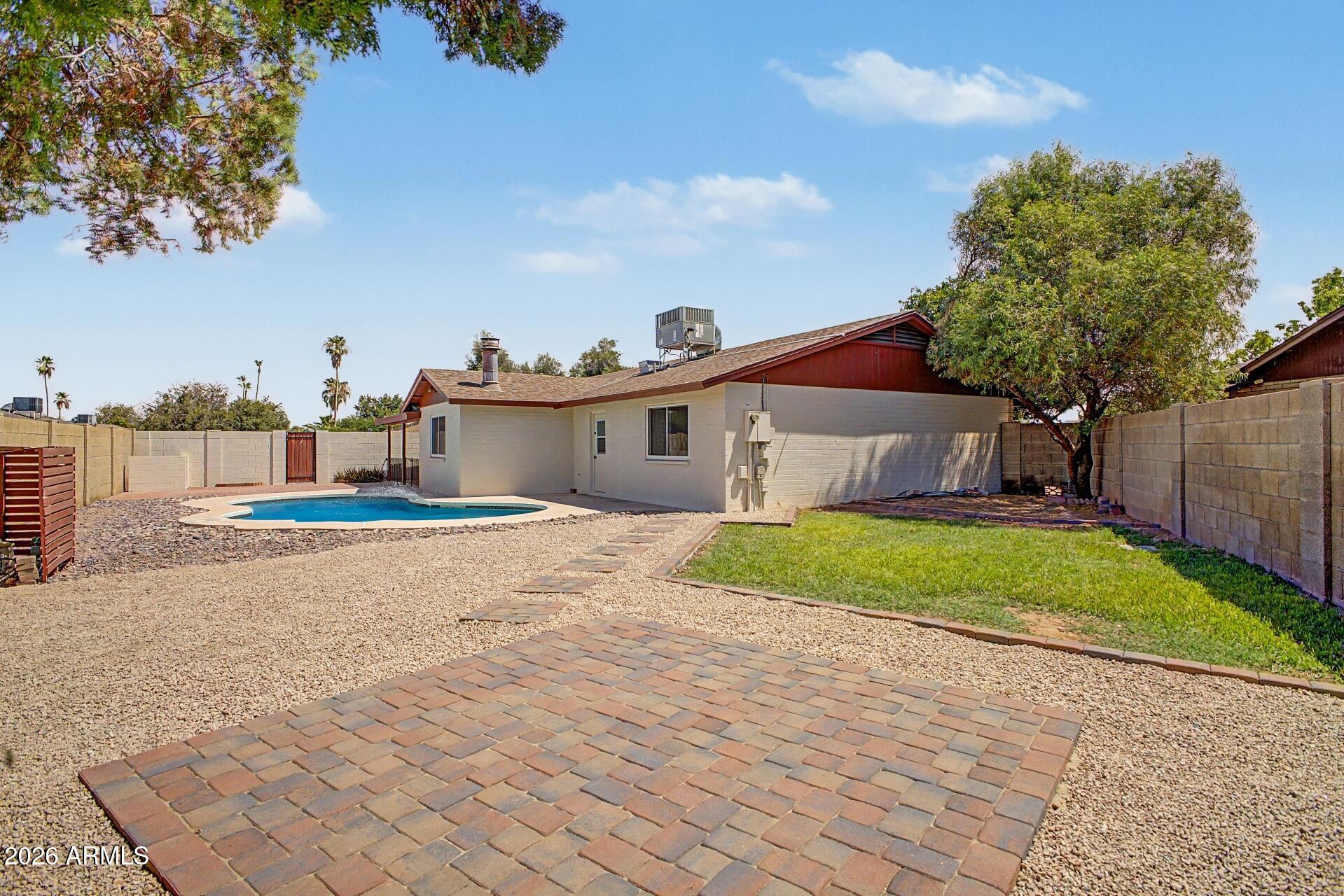 3508 E LARKSPUR Drive