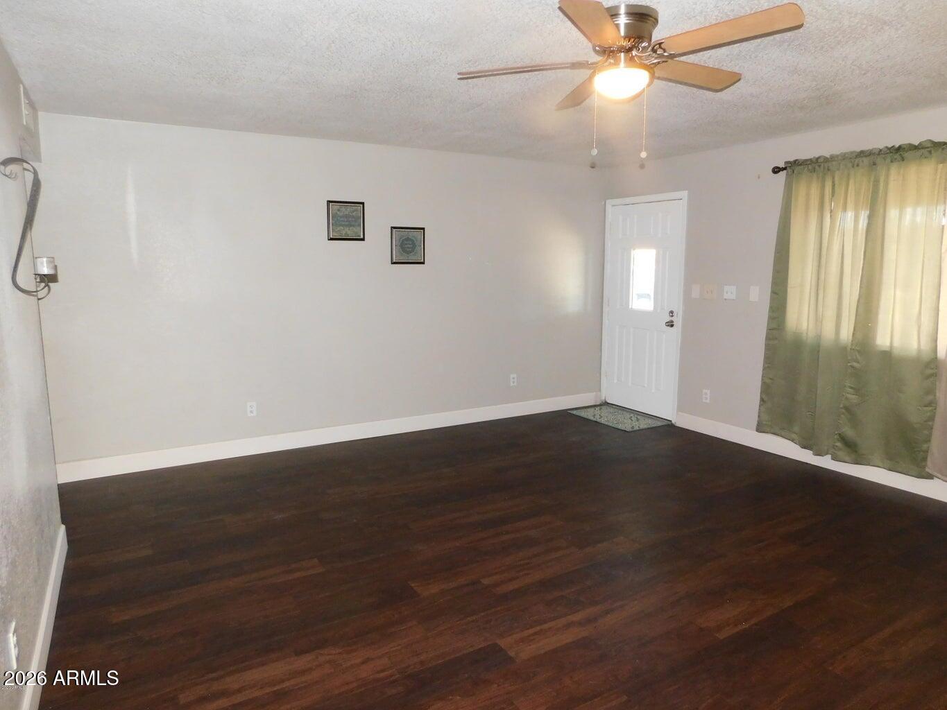 5612 W WILSHIRE Drive